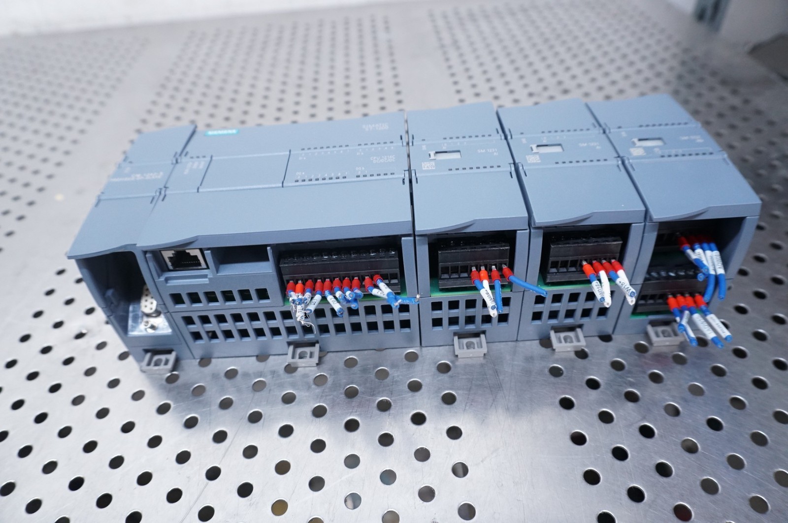 Siemens 6GK7242-5DX30-0XE0 SIMATIC S7-1200 214-1AG40-0XB0 231-4HD32-0XB0 232