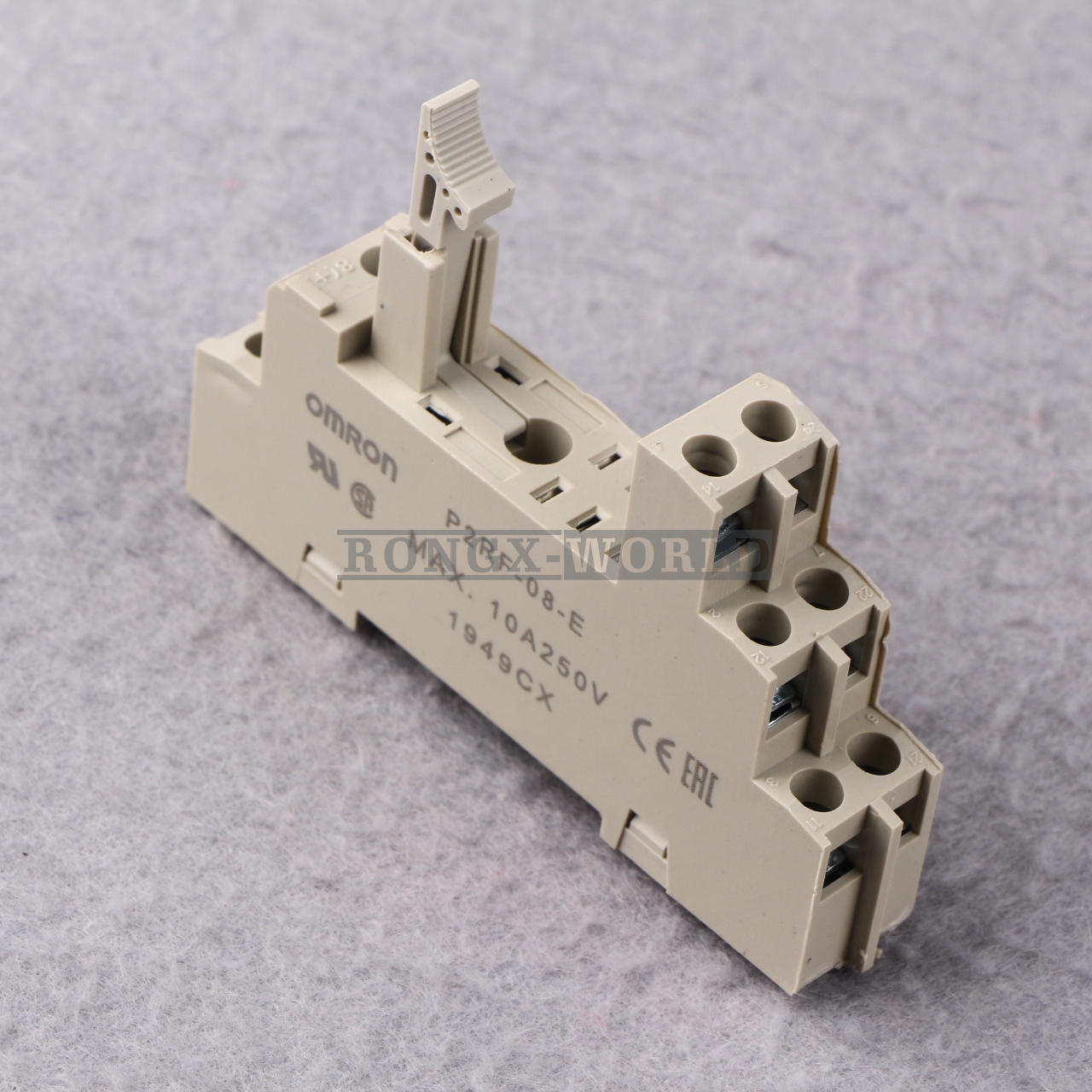ONE NEW OMRON P2RF-08-E RELAY SOCKET BASE