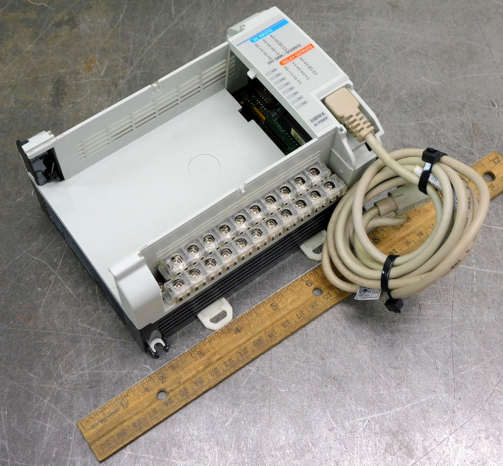Allen Bradley 1764-24BWA MicroLogix Power Controller Base Unit 240/24V AC/DC