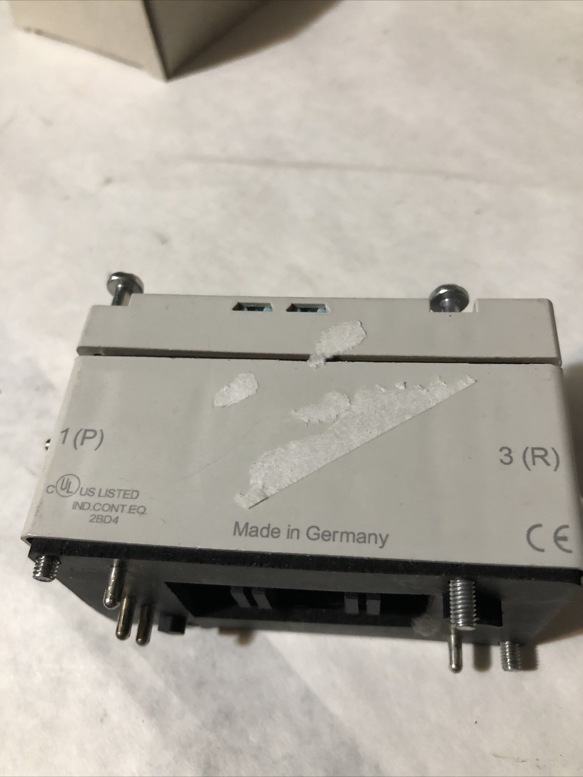 NEW KUHNKE 32-F-SW-MO,AIRBOX KU 32-F-SW-MO,PNEUMATIC SENSOR,M12 2X2E/2A-P,BJ
