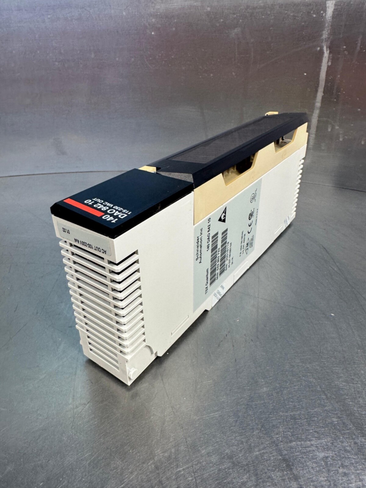 Schneider – 140 DAO84210 Output Module, 115-230VAC, (3B-29)