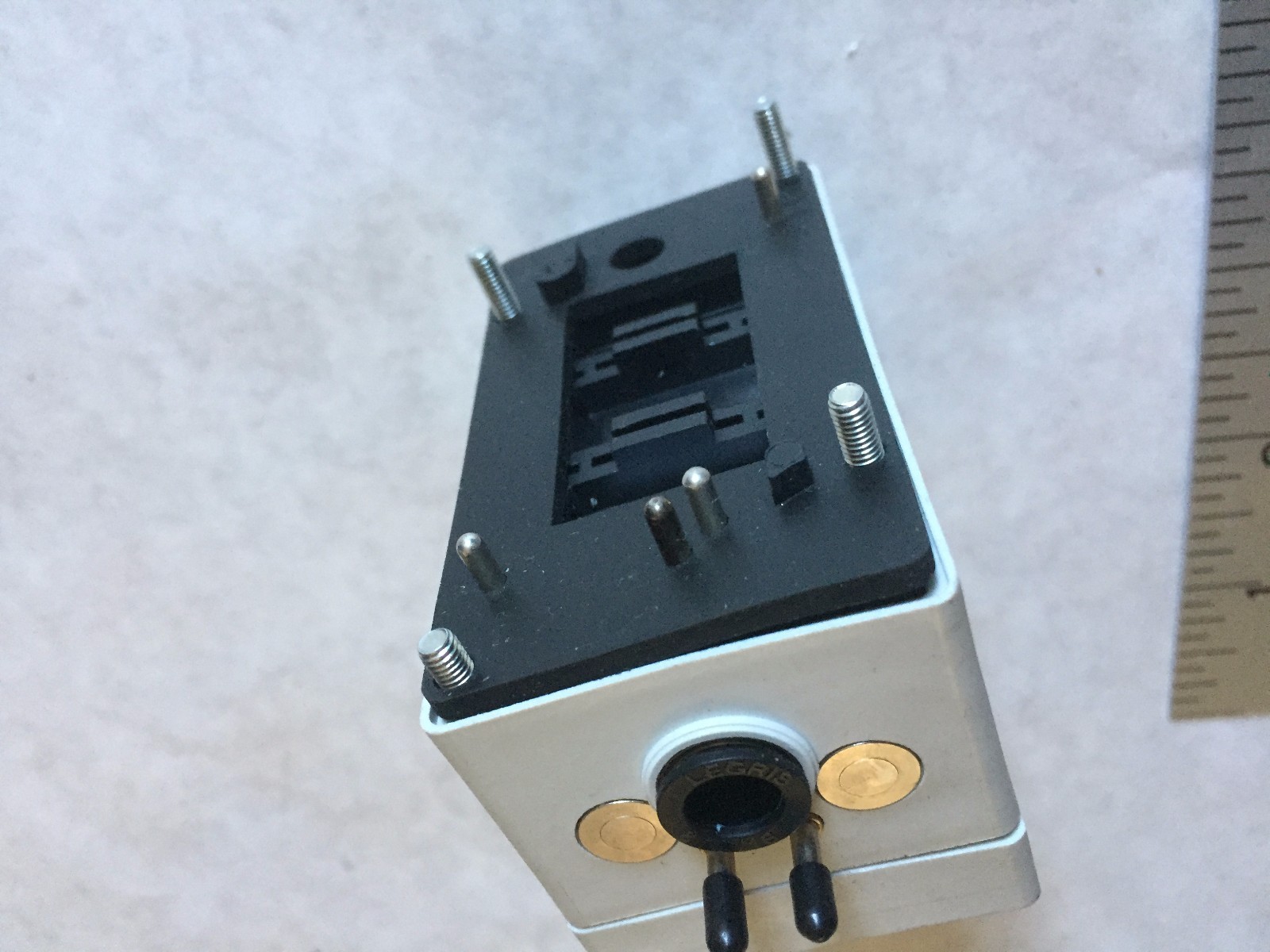 NEW KUHNKE 32-F-SW-MO,AIRBOX KU 32-F-SW-MO,PNEUMATIC SENSOR,M12 2X2E/2A-P,BJ
