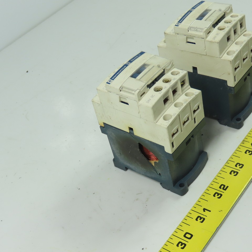 Telemecanique CAD32BD 24VDC Control Relay 10A 600V Max Lot Of 2
