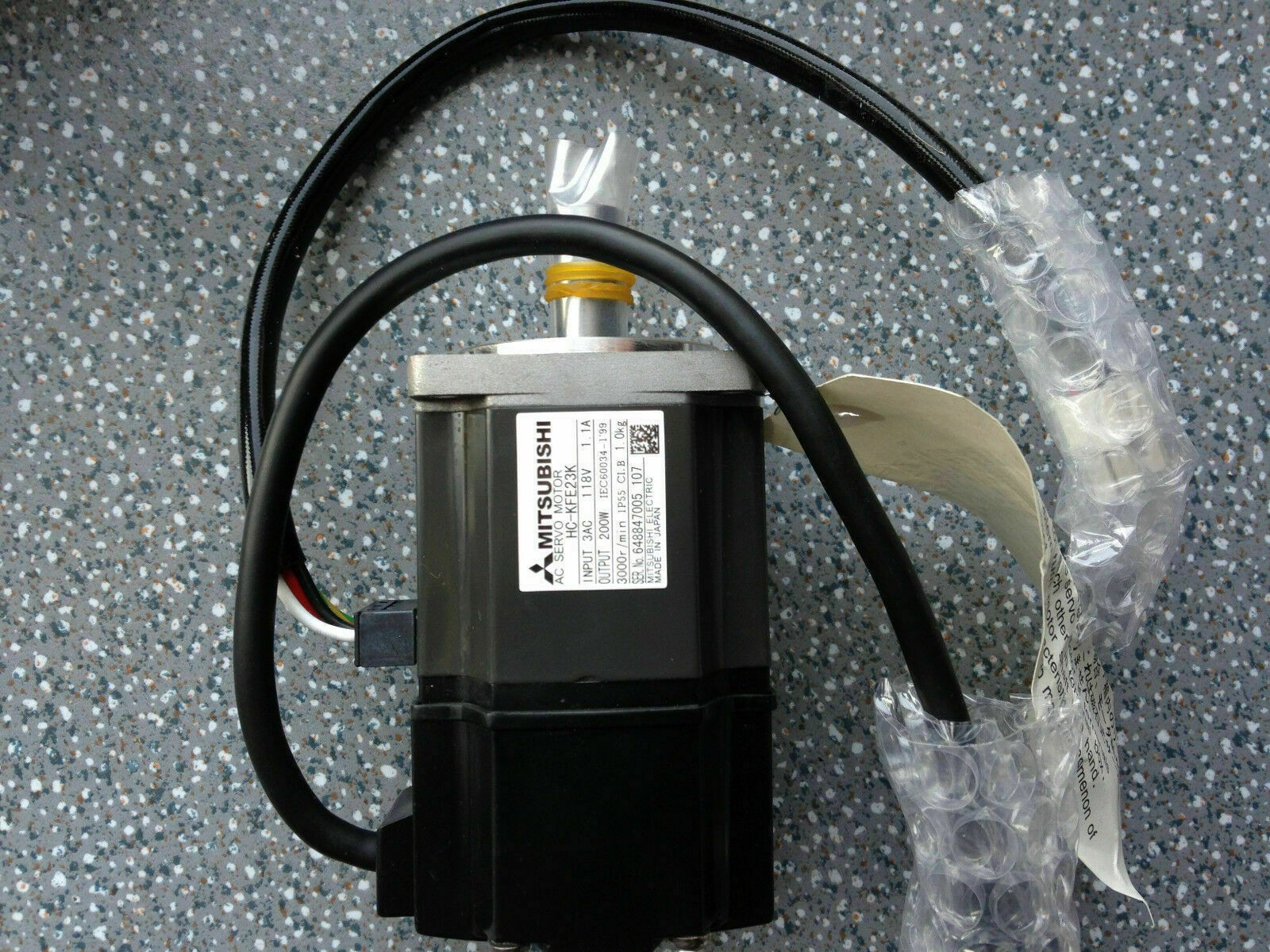 MITSUBISHI HC-KFE23K AC SERVO MOTOR New In Box HCKFE23K Expedited Shipping