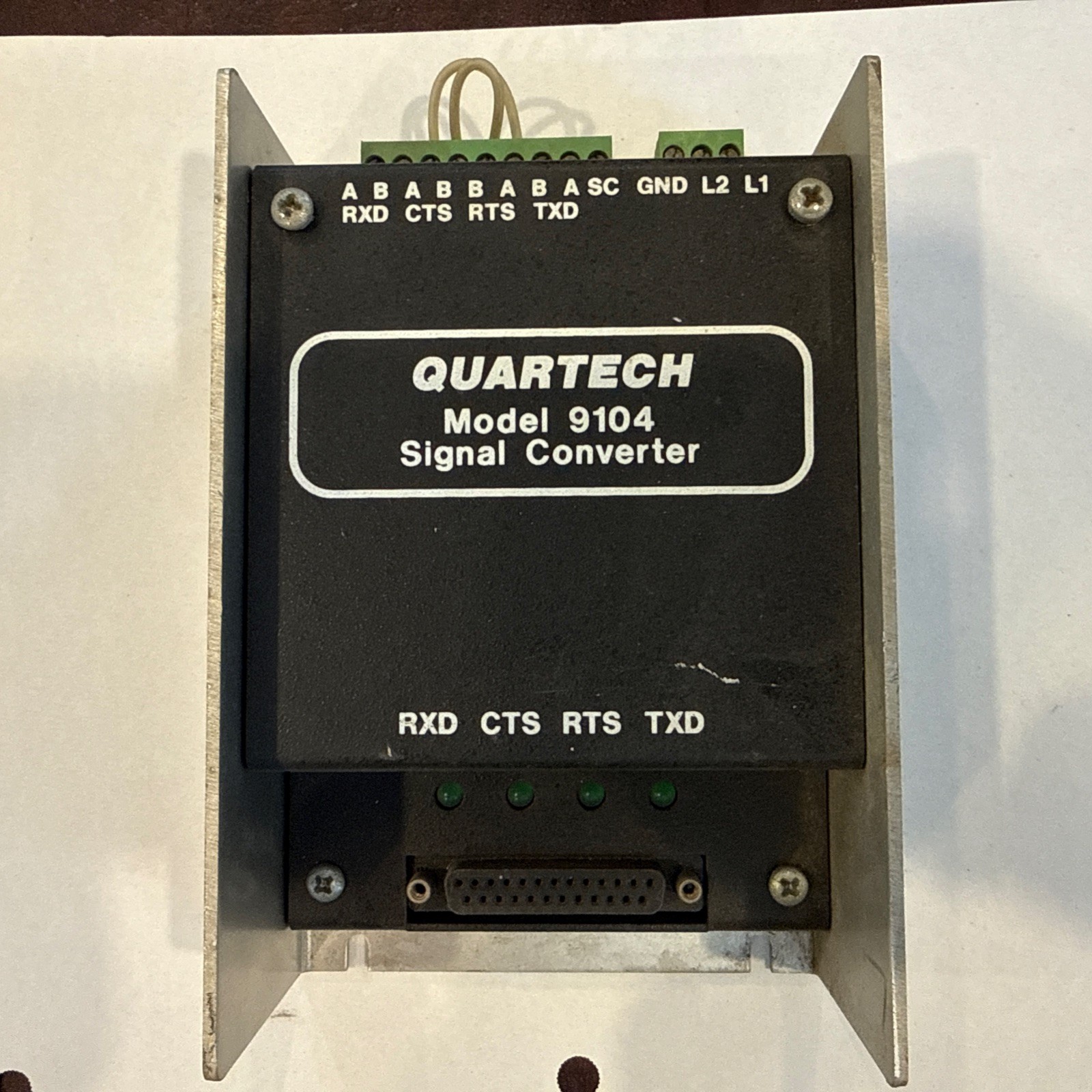 QUARTECH 9104 SIGNAL CONVERTER