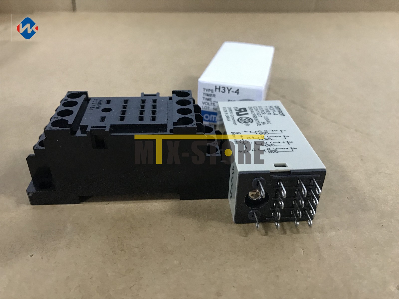 1PCS New OMRON PYFZ-14A-E Relay Base Socket with relay H3Y-4 replce PYF14A-E