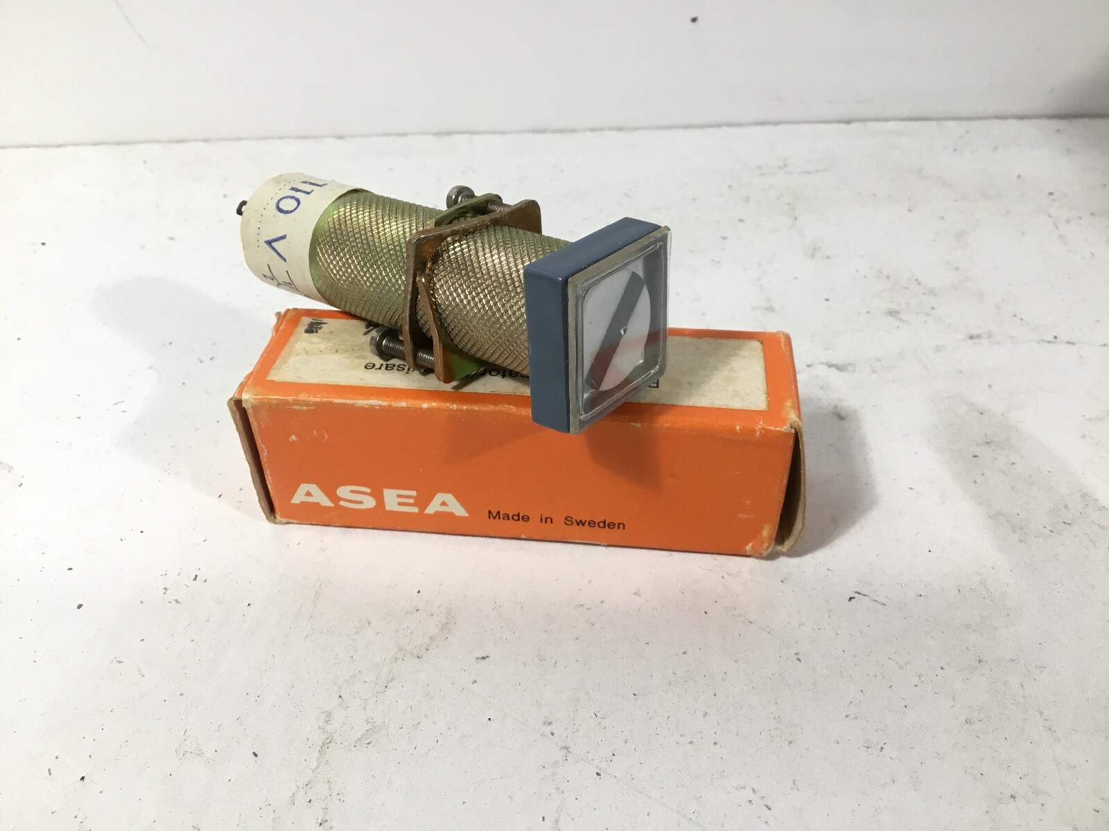 NEW ASEA SK 618 050-3 Positions Indicator, 110V, Type OSR 2E
