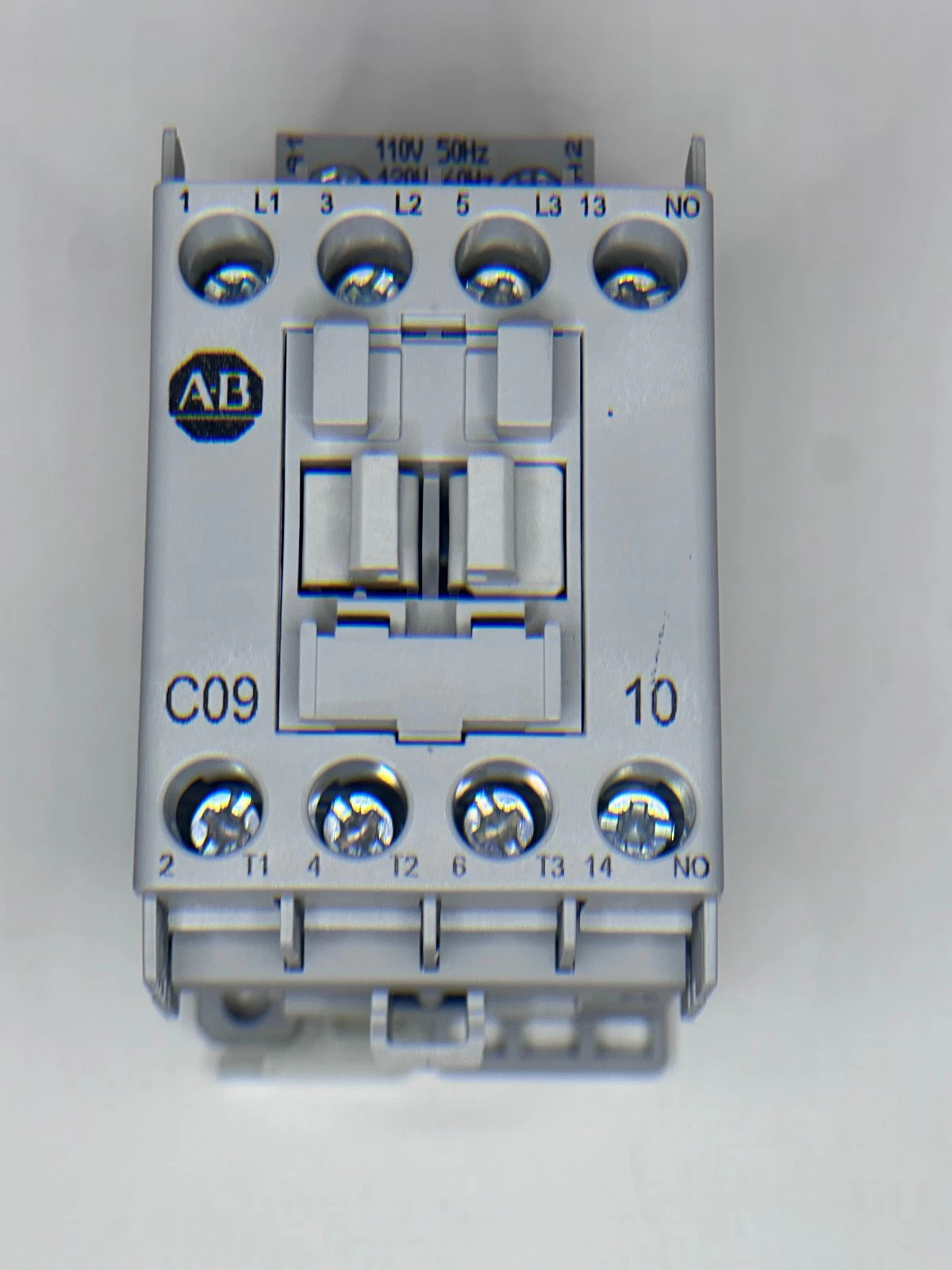 100-C09D10 1PCS New Allen Bradley 100-C09D10 Contactor Relay SERA Fast Delivery