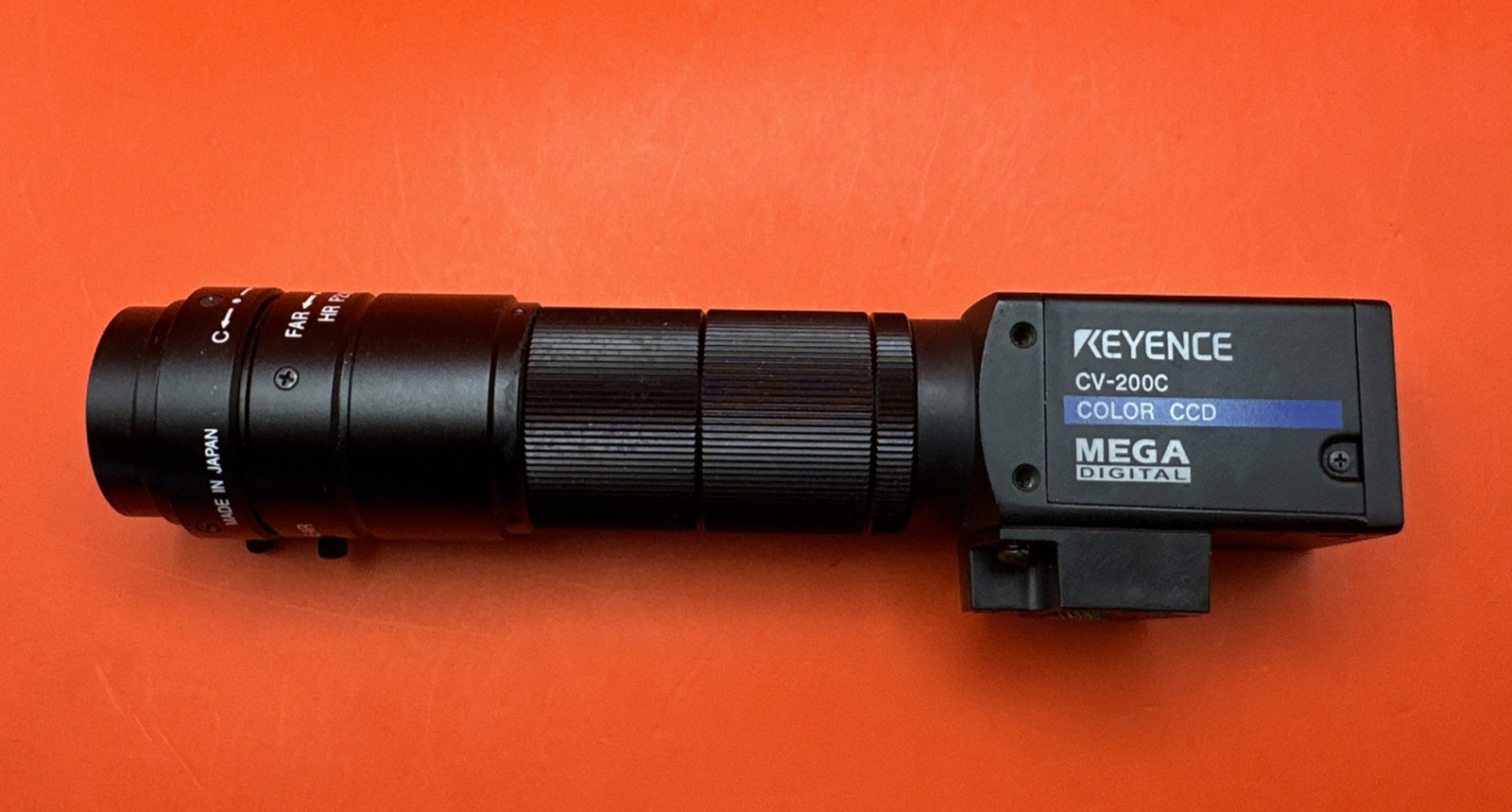 PRE-OWNED – KEYENCE CV-200C Color CCD W/LENSE