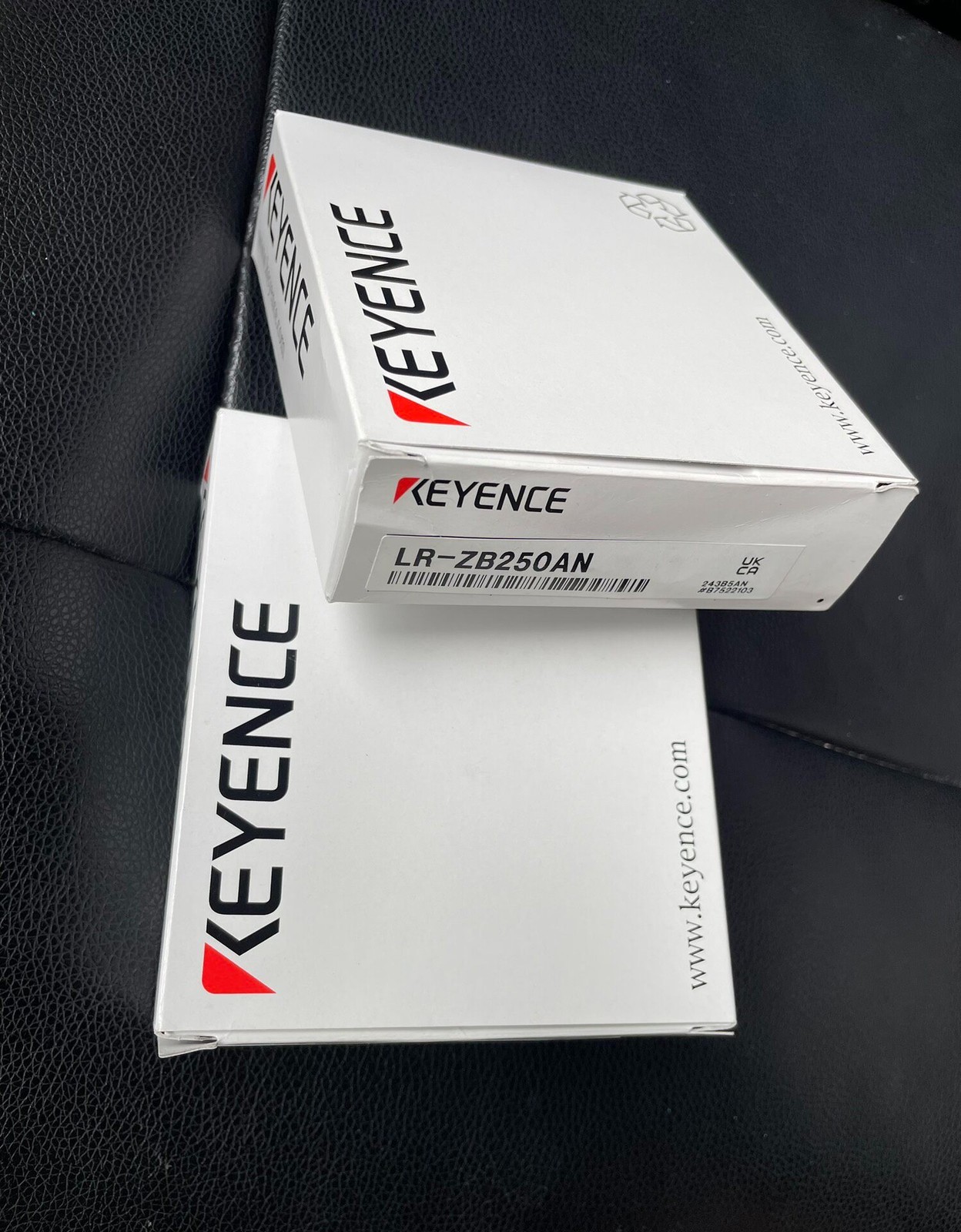1PC NEW Keyence LR-ZB250AN Laser Sensor Expedited Shipping