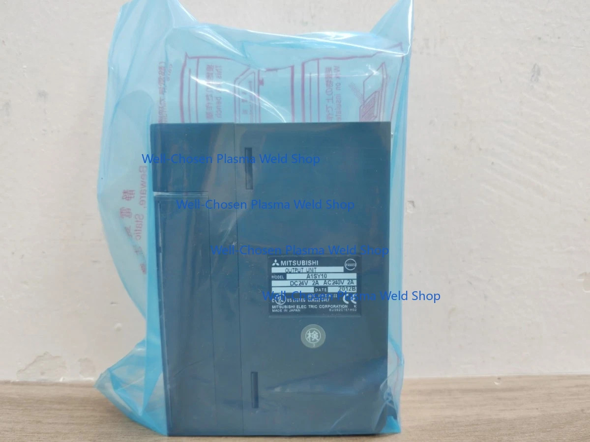 New In Box MITSUBISHI A1SY10 Output Module 16 Point Relay 2AMP 240VAC 24VDC