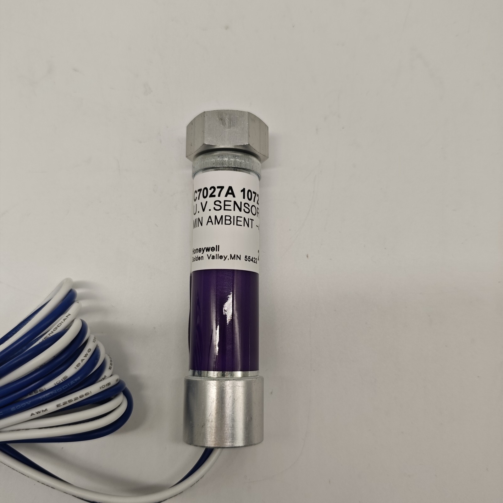 1PC Honeywell C7027A1072 Flame Detector In box Brand new Free shipping
