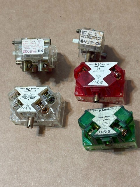 LOT of 5 – Square D 9001-KA1 2 3 Contact Blocks Series G & K