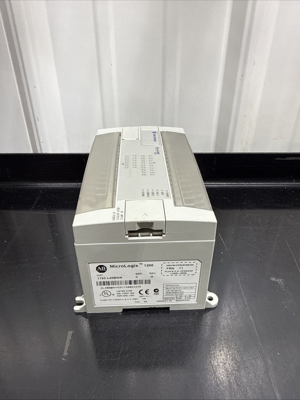 ALLEN-BRADLEY 1762-L40BWA Ser C MicroLogix 1200 Rev H!