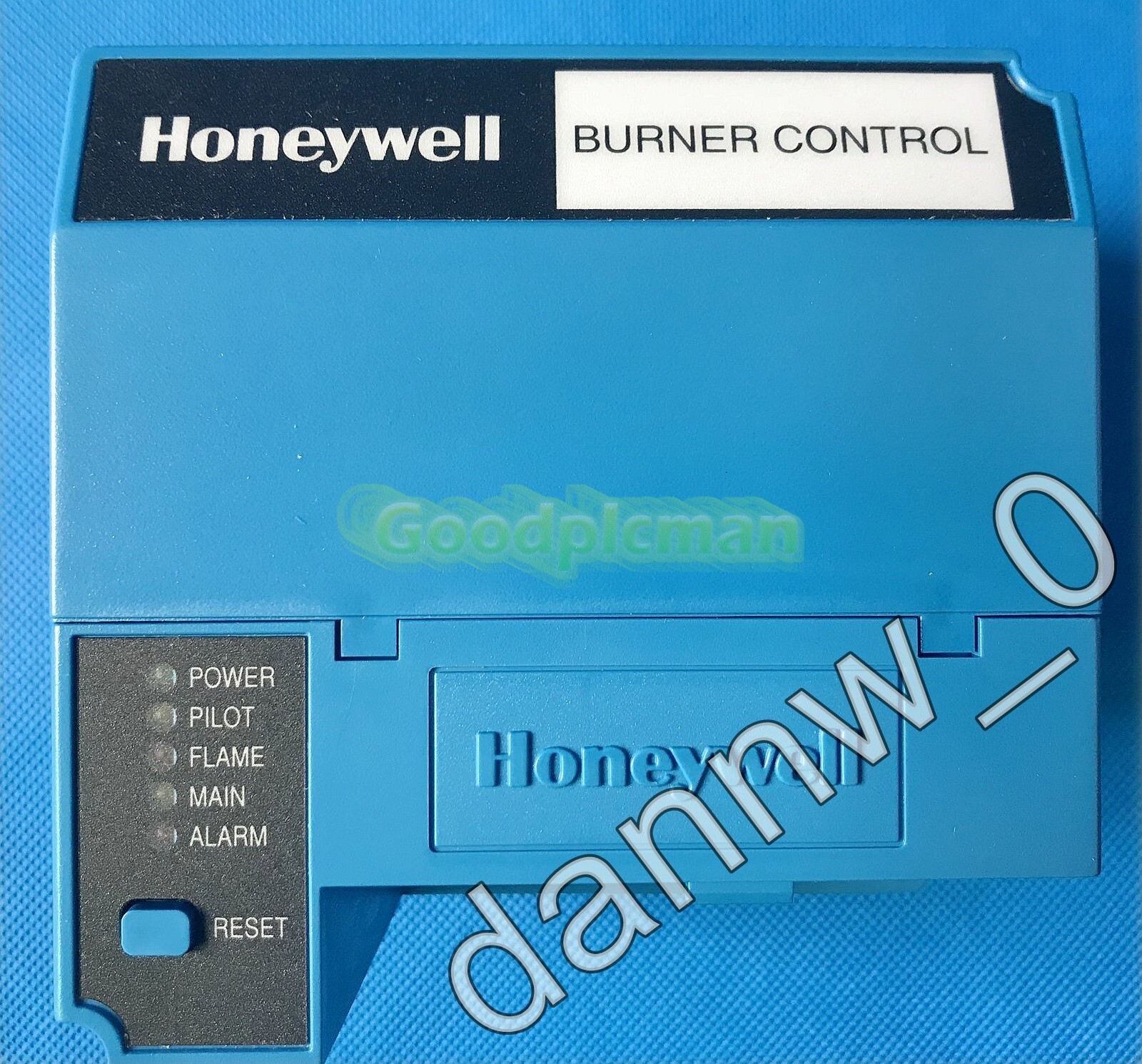 New in box Honeywell RM7895A1014 Automatic Programming Burner Control
