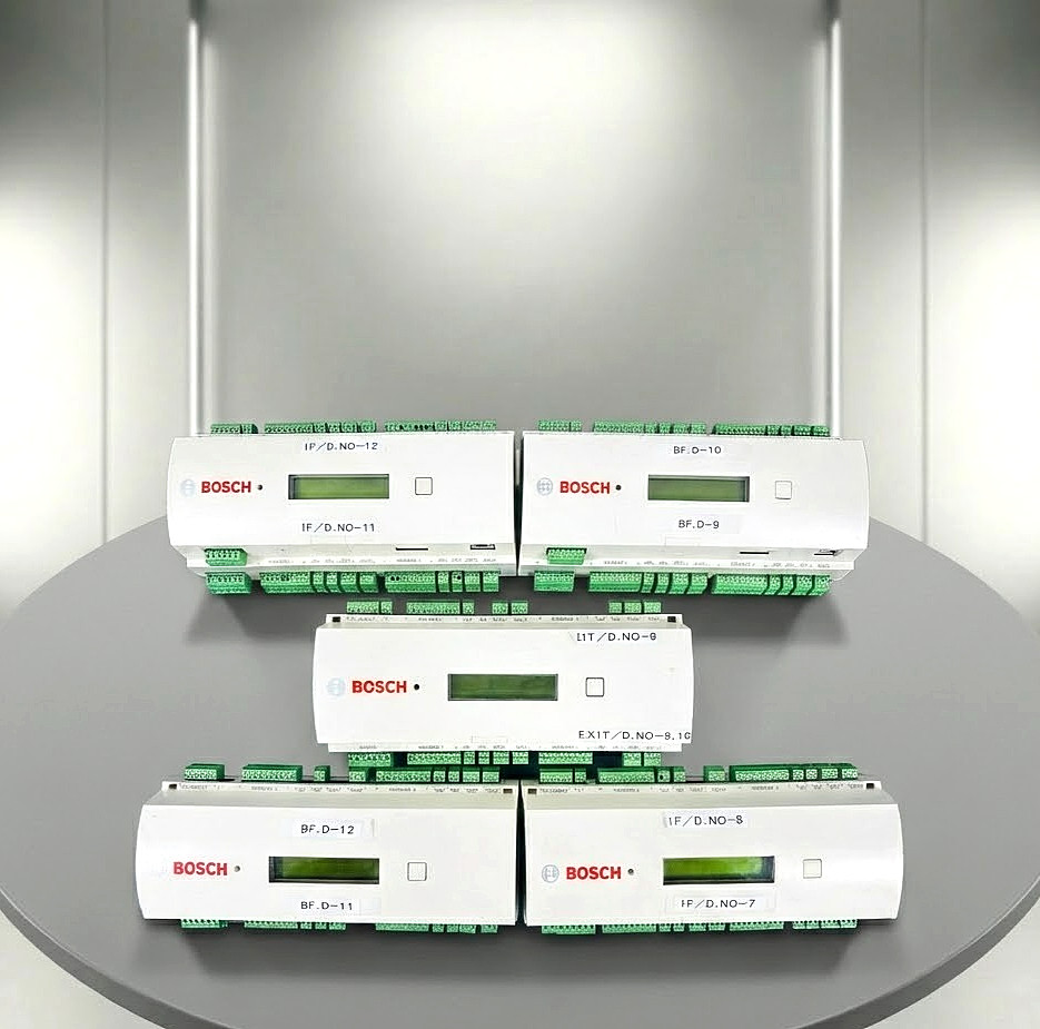 Bosch APC-AMC2-4WCF Access Modular Controller Wiegand Interface ( Lot Of 5 Pcs )