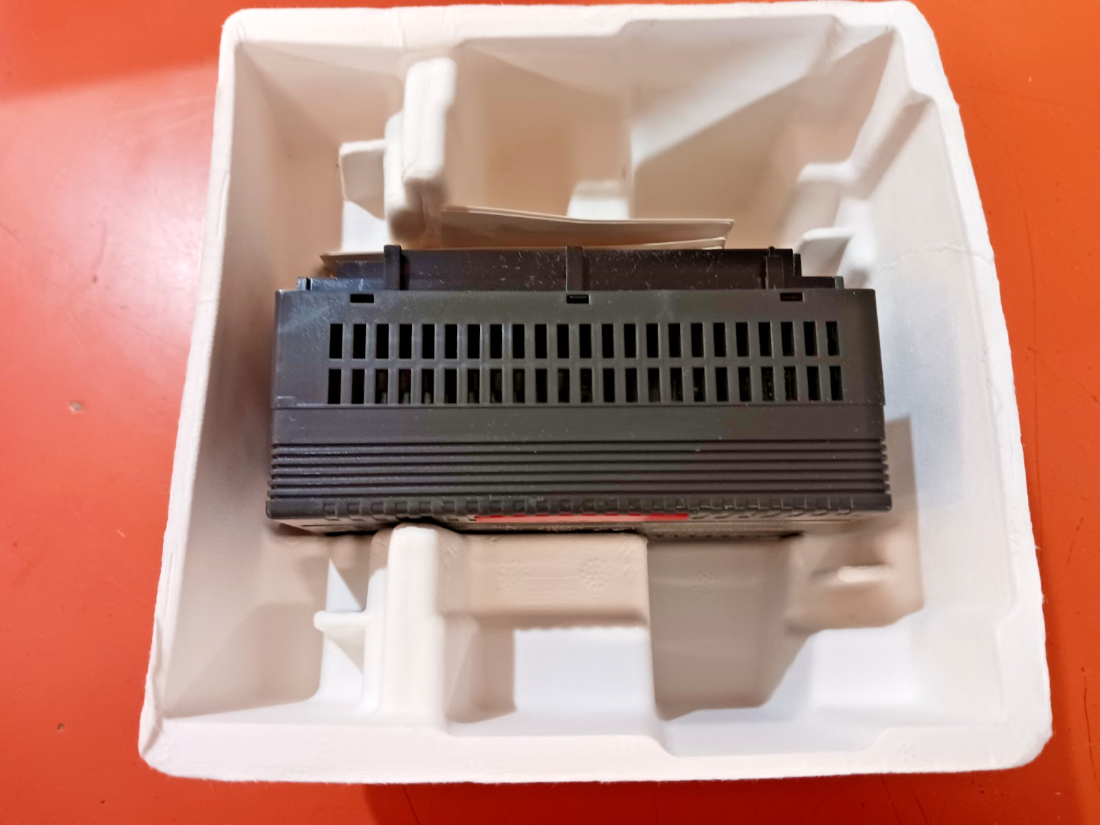 GE FANUC IC200MDL940A OUTPUT RELAY MODULE