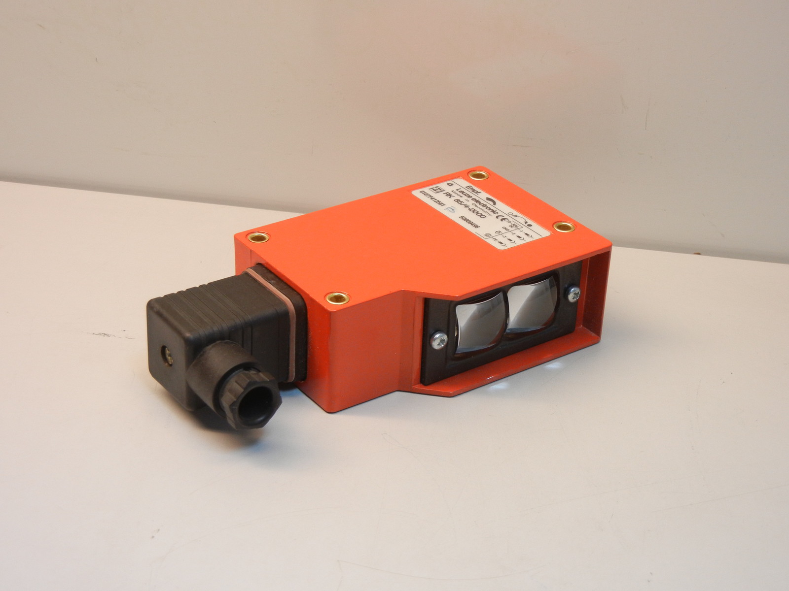 LEUZE ELECTRONICS RK 85/4-2000 NEW PHOTOELECTRIC SENSOR RK8542000