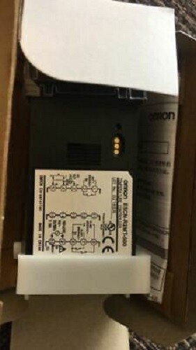 E5CN-R2MT-500 New in box OMRON E5CNR2MT500 Temperature Controller 100-240V