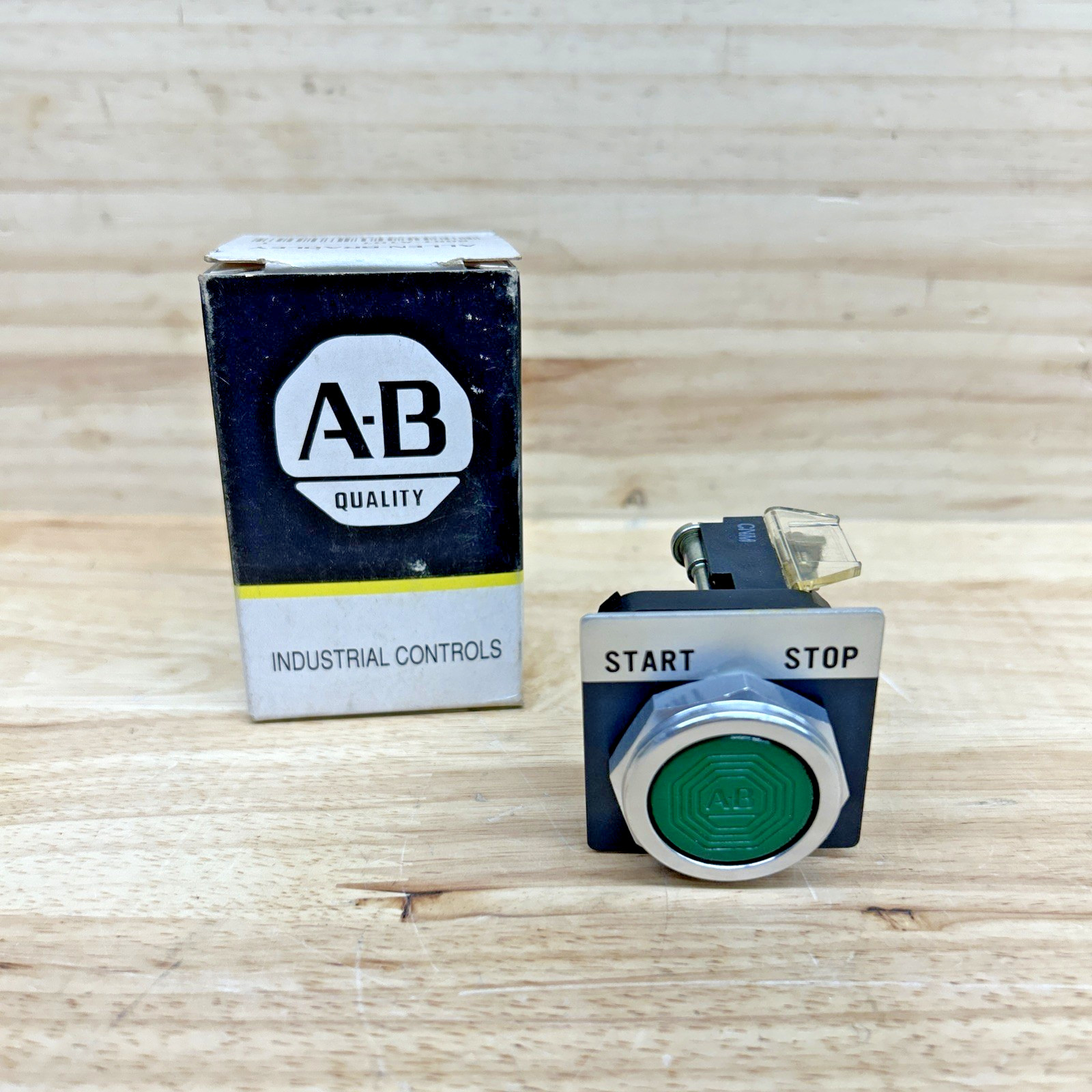 ALLEN BRADLEY 800T-A1D1 SERIES T BUTTON – E25