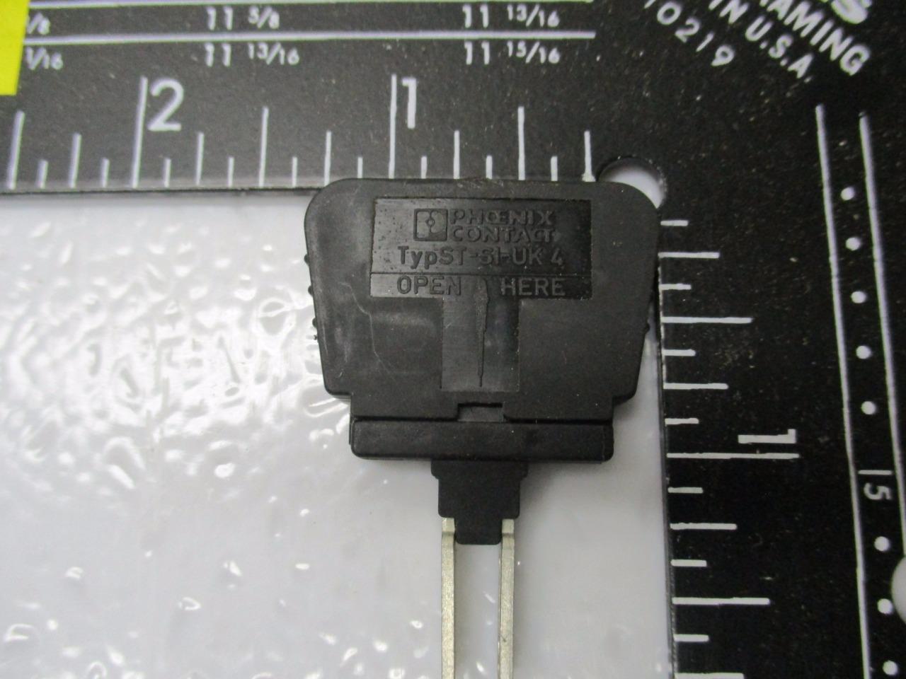 H PHOENIX CONTACT TYP ST-S1-UK 4 250V 4A FUSE LOT OF 10