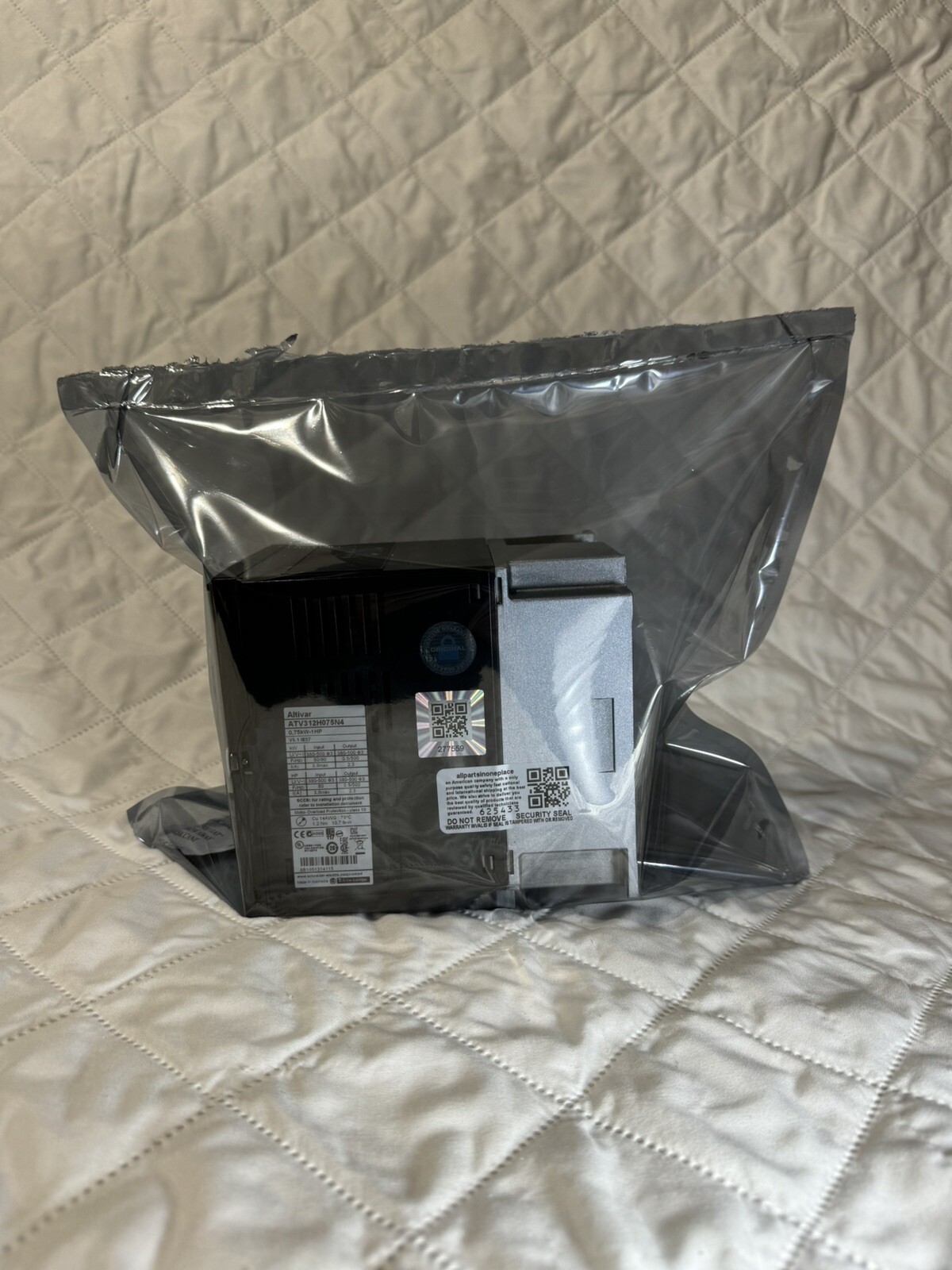 1PC sealed Schneider ATV312H075N4 Frequency Converter used