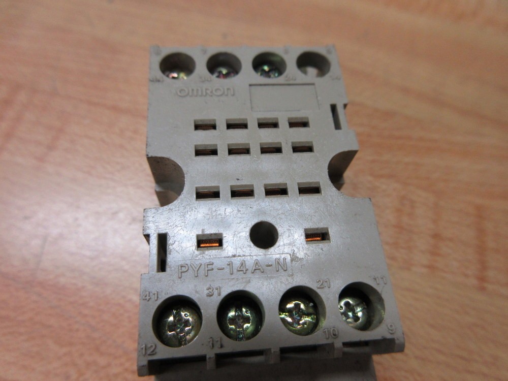 Omron PYF14A-N Relay Socket PYF14AN (Pack of 4)