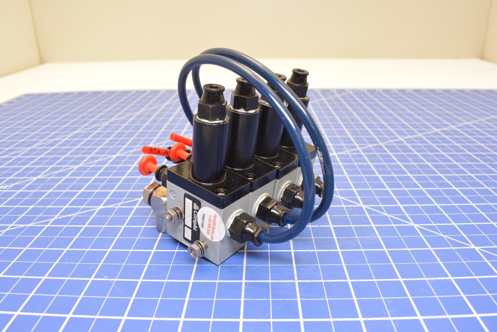 703115410A (LOT OF 4) / 3 WAY VALVE 10 BAR MAX / COMPAIR