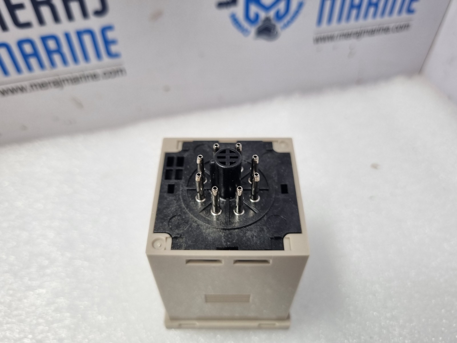 Omron H3CR-A8E Timer Time 1.2s to 300h Volts 100-240VAC 100-125VDC