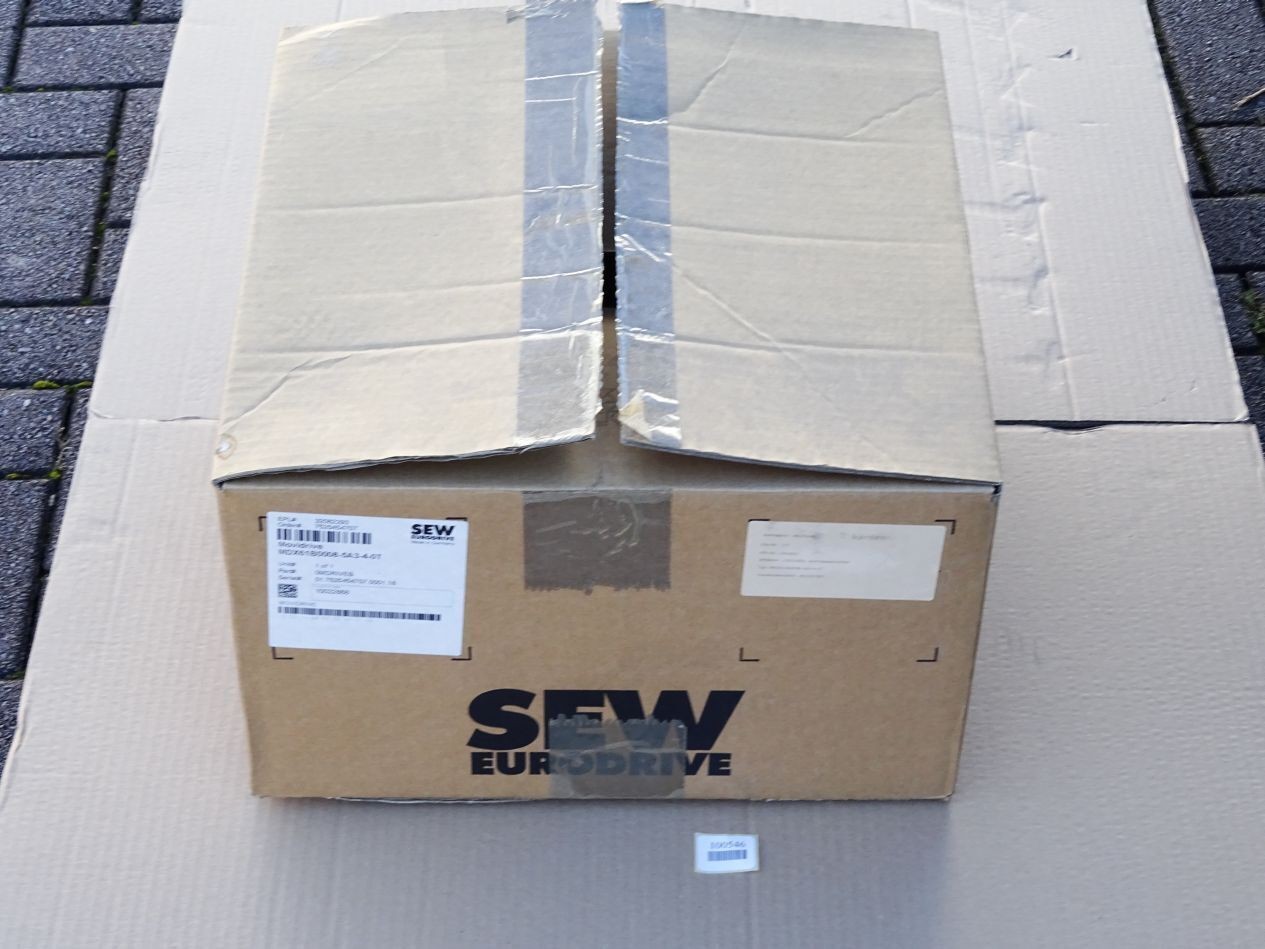 SEW Eurodrive Movidrive Inverter 0.75kW MDX61B0008-5A3-4-0T / New Original Packaging