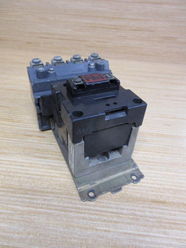 Allen Bradley 702-BOD93 Contactor 702-B0D93 4 Pole, Coil 72A86