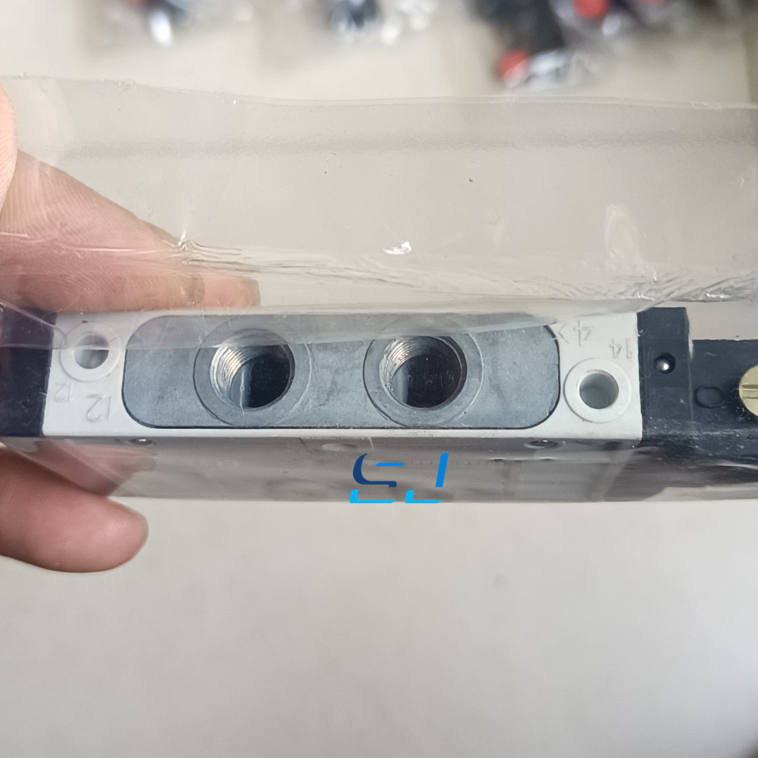 Brand new Aventics 0820060026 Solenoid Valve 0820060026 HB/