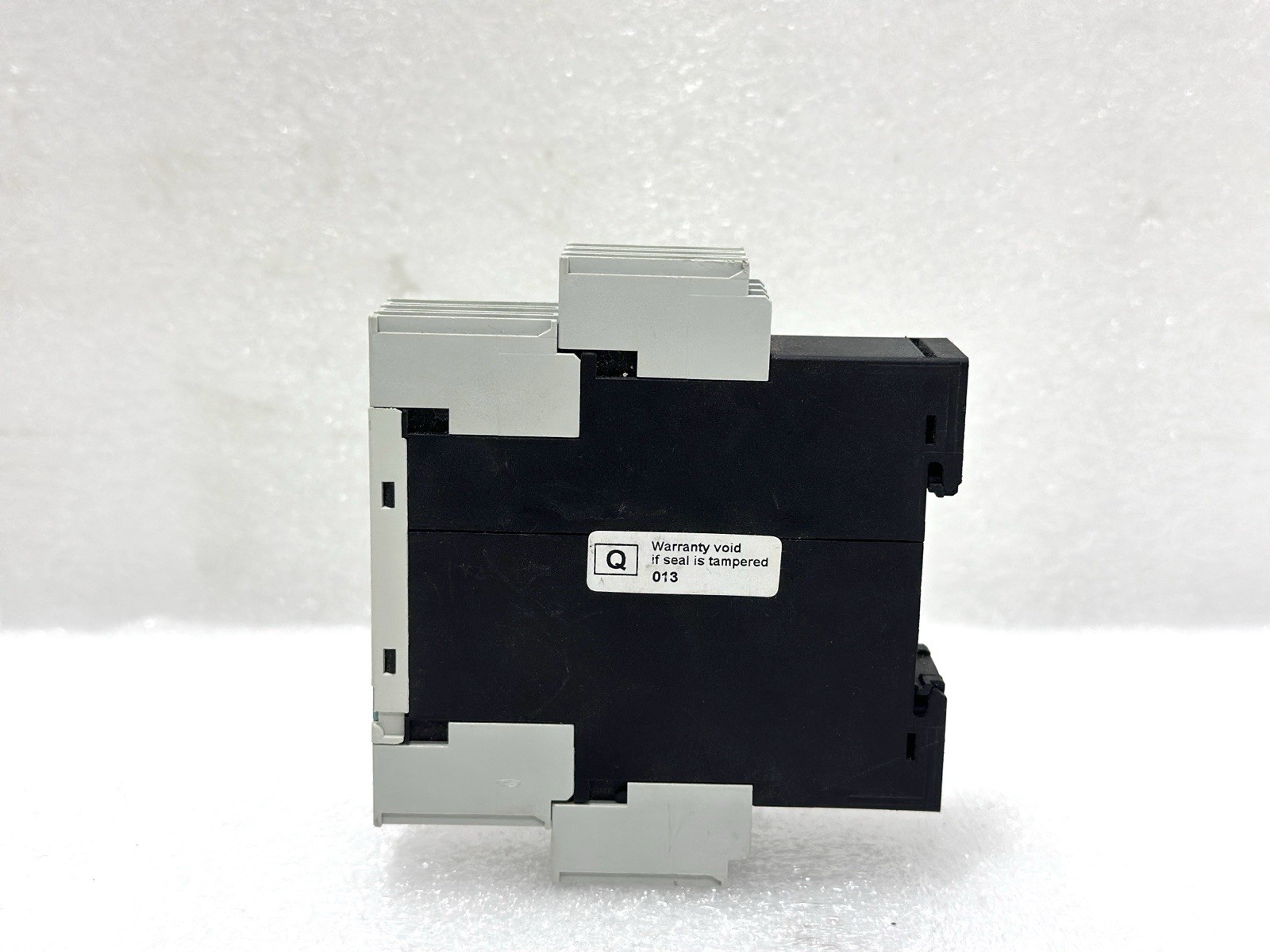 Siemens 3RP1525-1BW308K Electronic Timer On-Delay (MTS) 0.05 Sec-100 Hrs – New