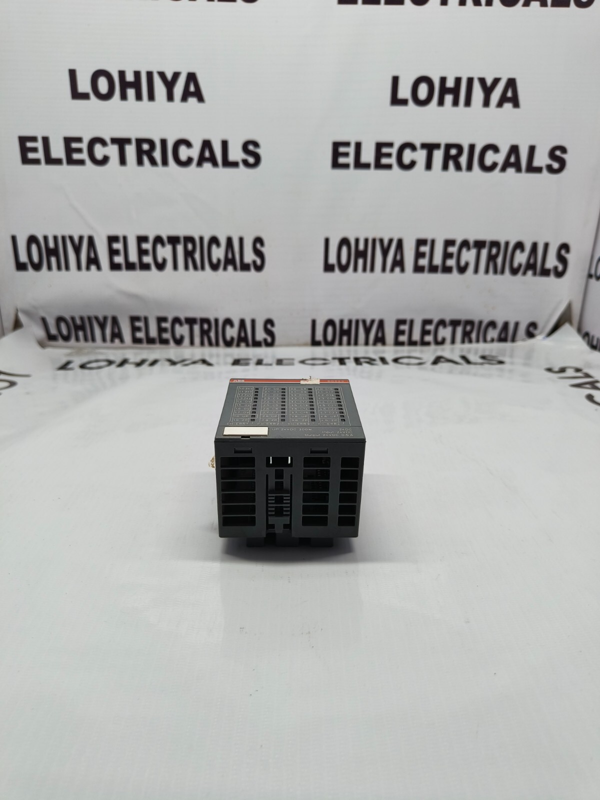 ABB 1SAP240500R0001 DC523 DIGITAL CONFIGURABLE I/O MODULE ( USED CONDITION )
