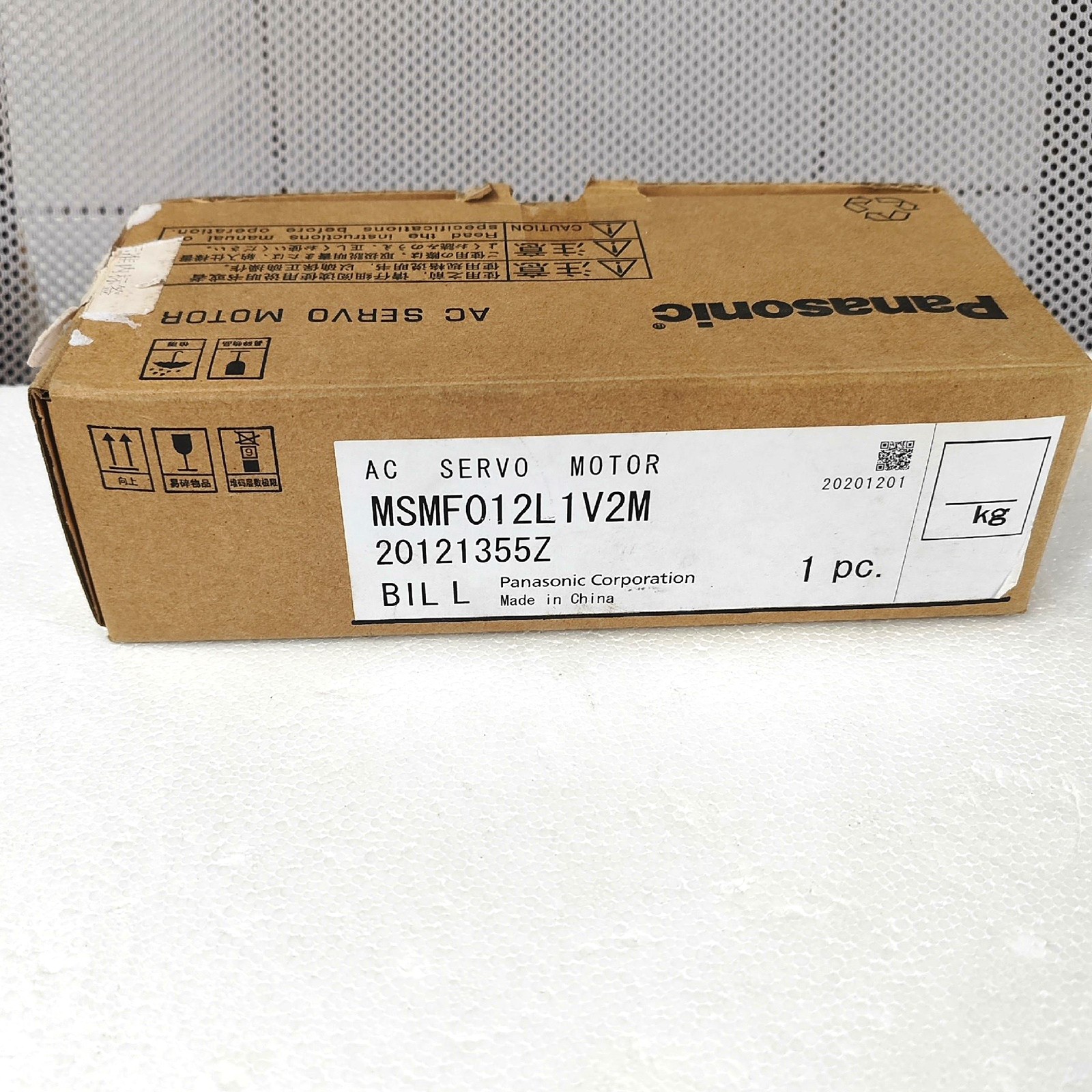 1PCS New In Box For Panasonic AC Servo Motor MSMF012L1V2M