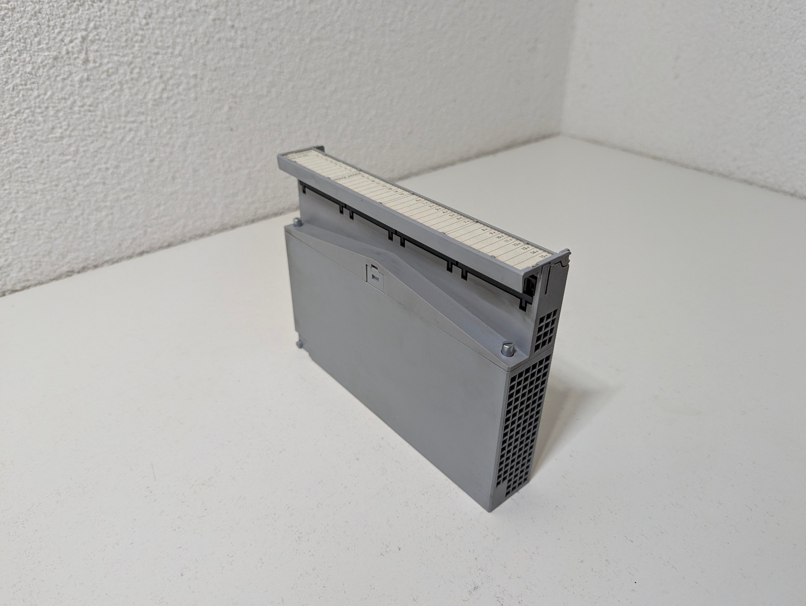 Schleicher UBE 32 10D(D) No: 31409246 714 074 DIGITAL INPUT 32x24VDC 10ms PLC-IO