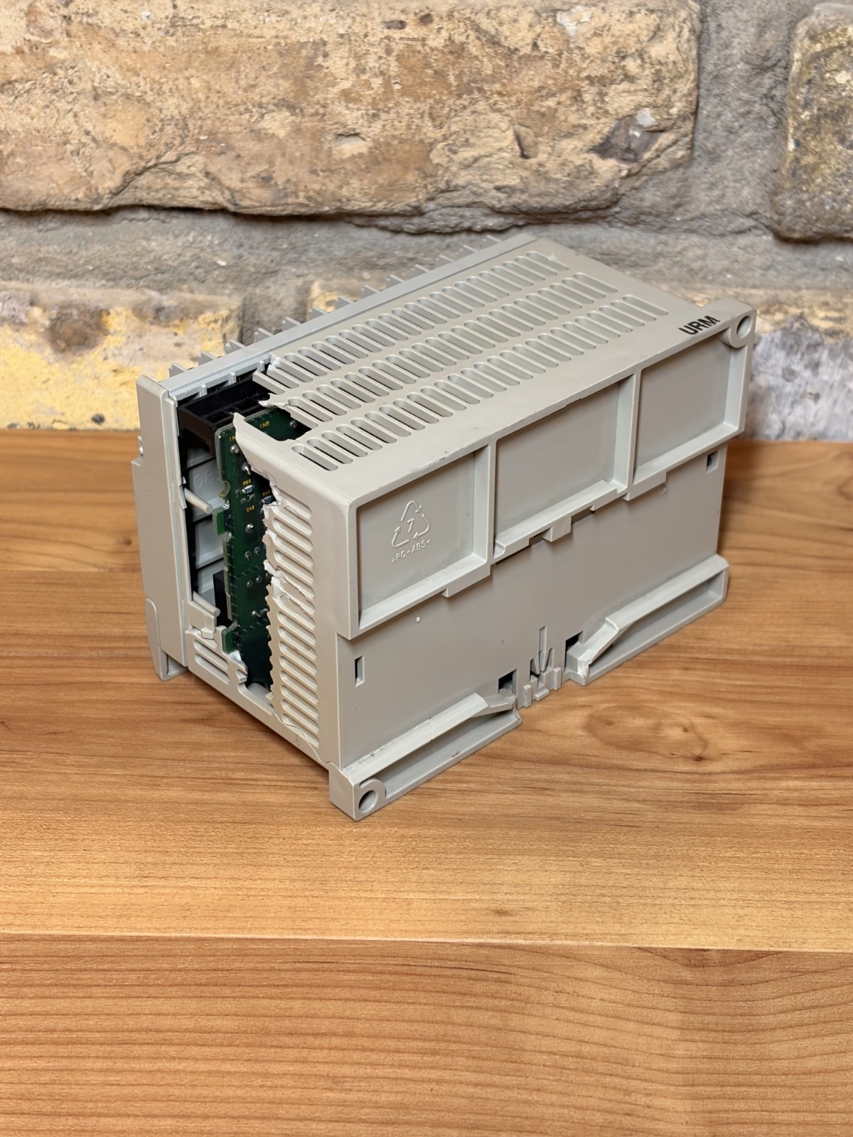 Allen-Bradley 1761-L16BWA Series C Micrologix 1000 I/O PLC Module 1761L16BWA