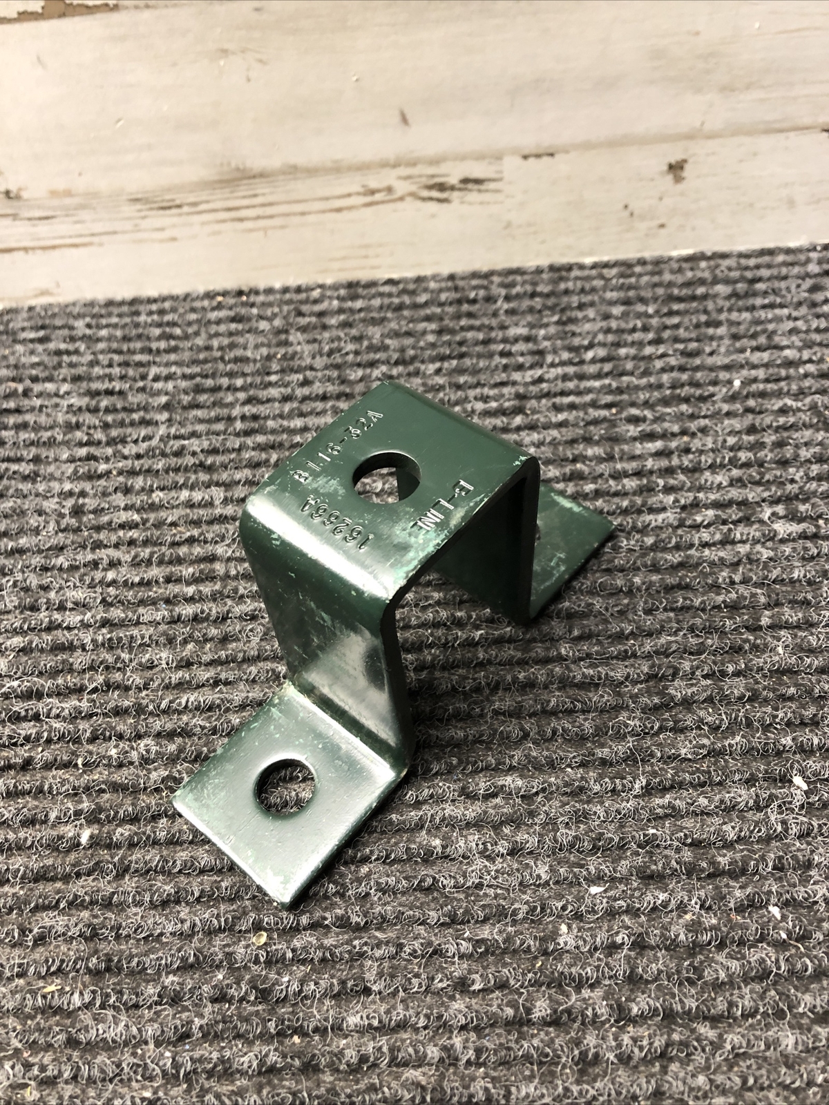 (1) B-LINE B116-32A THREE HOLE U-SUPPORT BRACKET STEEL, GREEN, 16266A