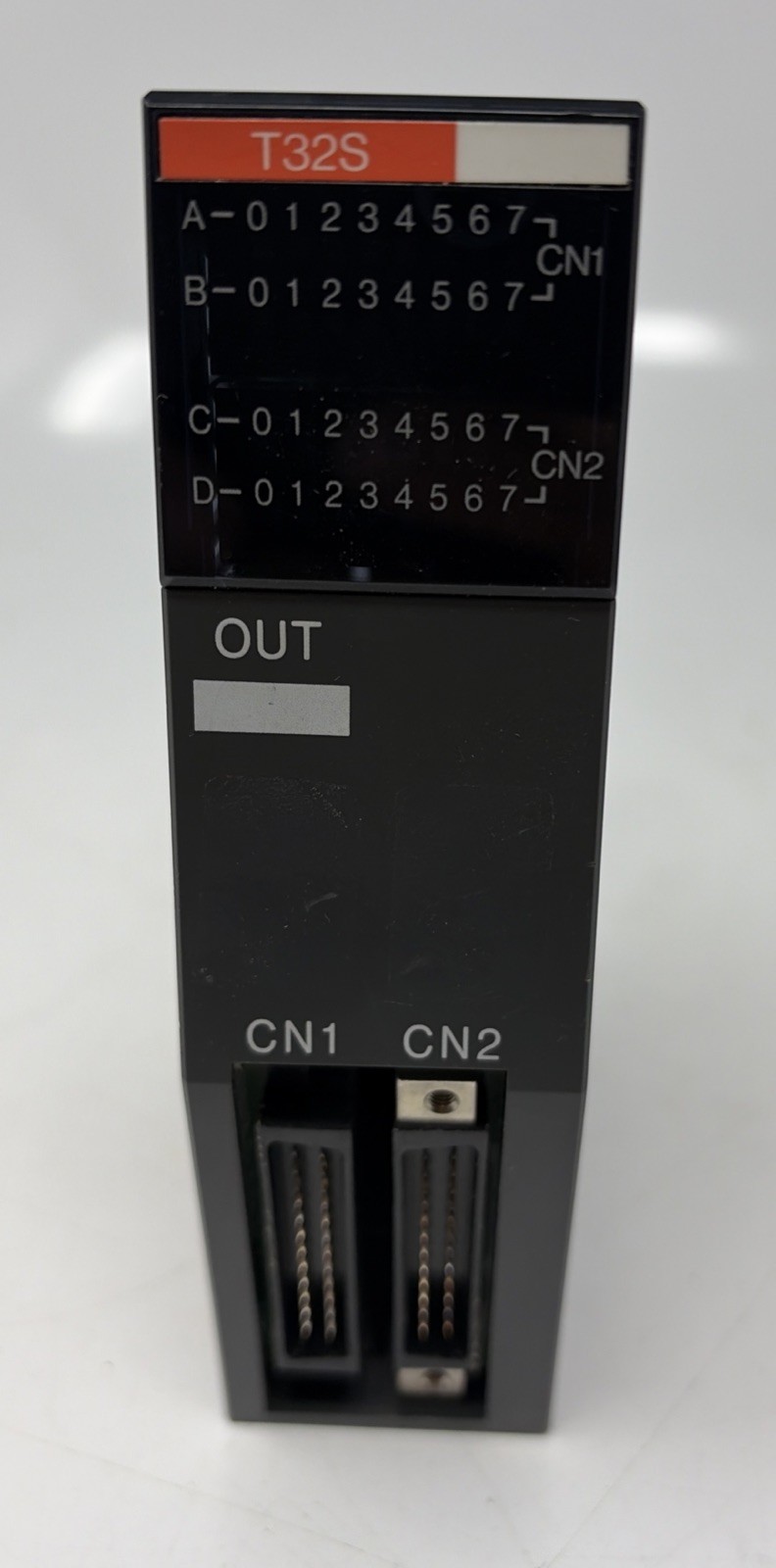 Idec PF3S-T32S Output Module Used Unit Made In Japan