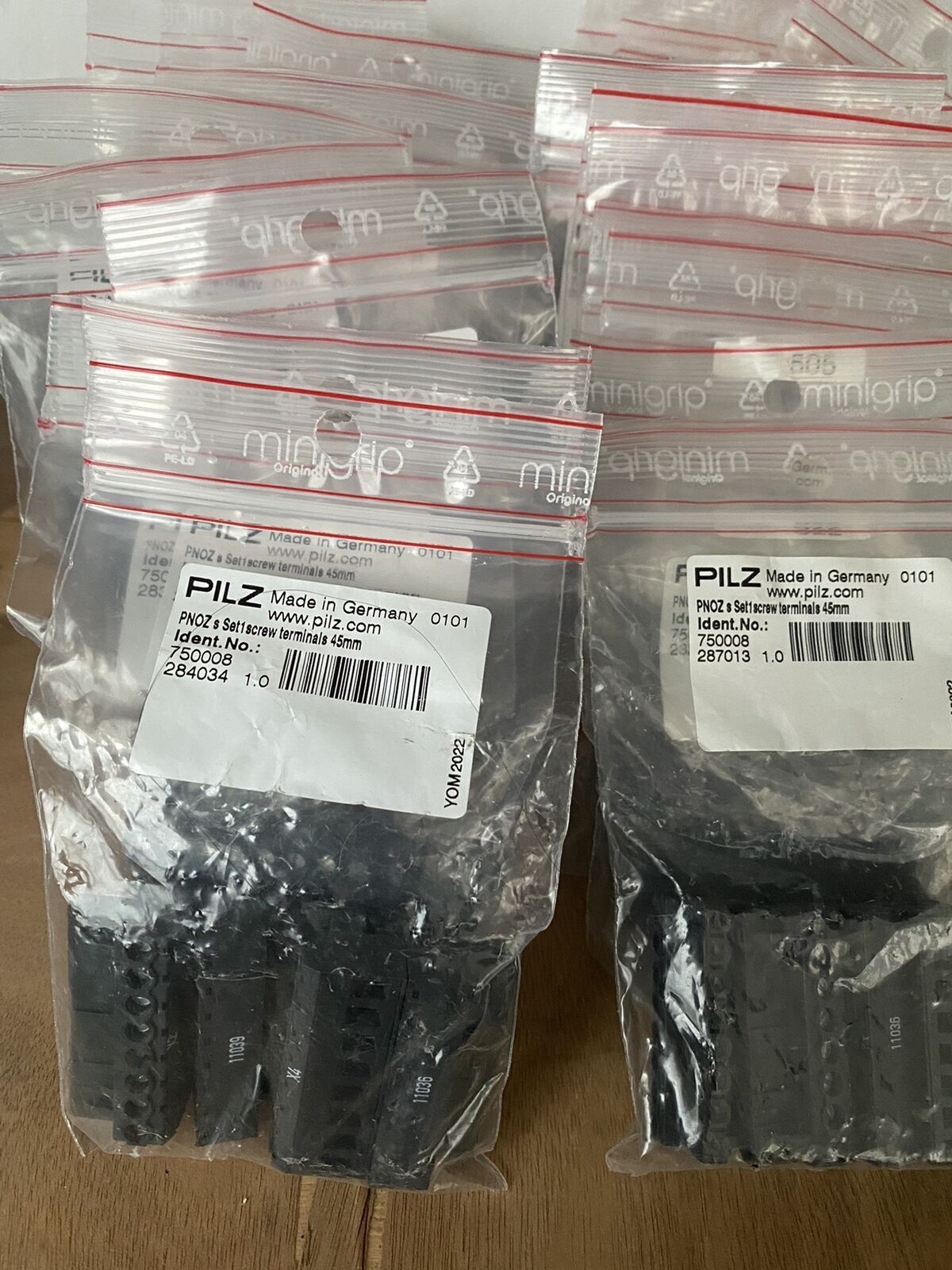 1pc new PILZ 750330