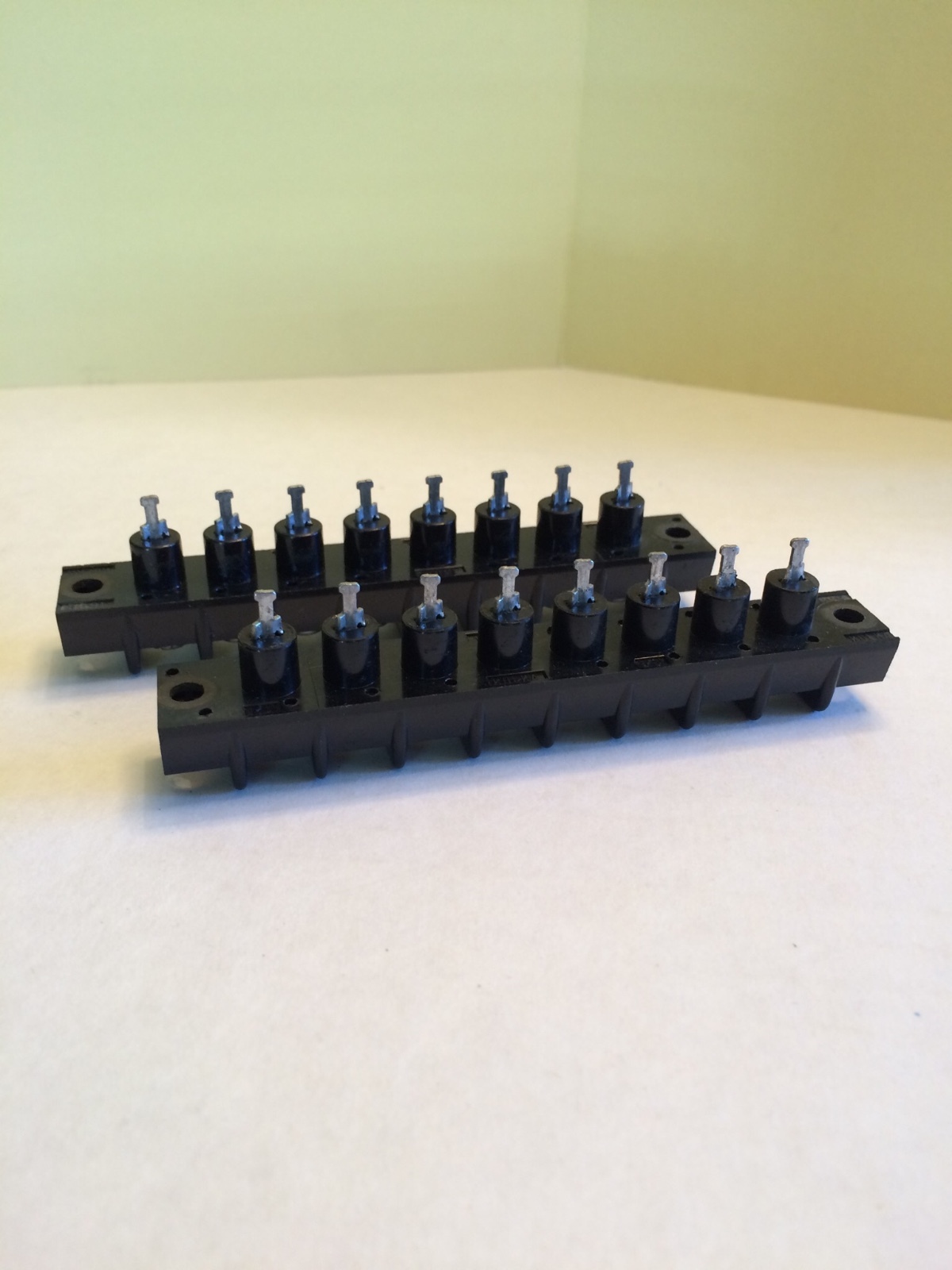 KULKA 1699 VINTAGE TERMINAL 2 STRIPS EACH w/ 8 POSITIONS * NEW OLD STOCK
