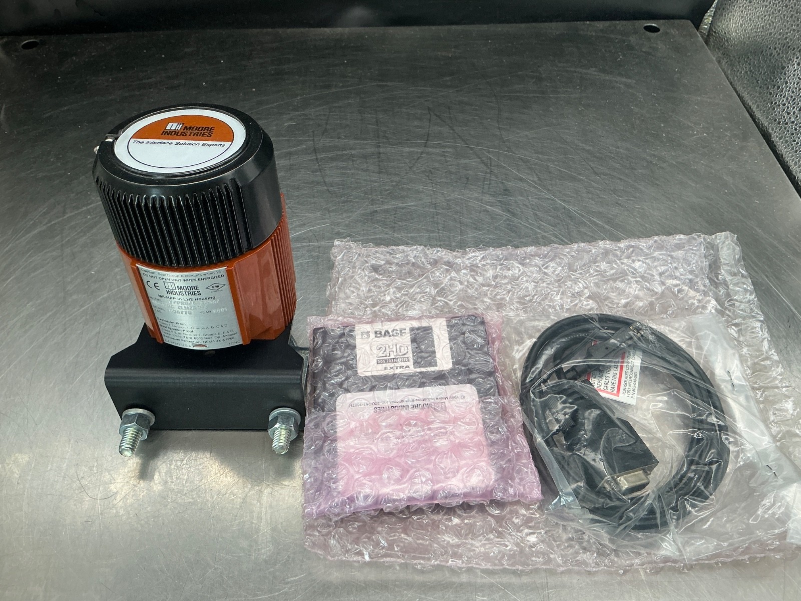 Moore Industries SIY/PRG/4-20MA/10-420C Programmable Signal Isolator & Converter
