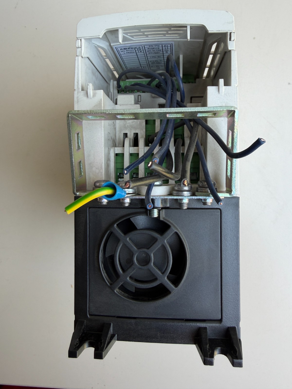 Nidec Control Techniques Unidrive M200 Variable Frequency Drive 1.5kW 3x400V