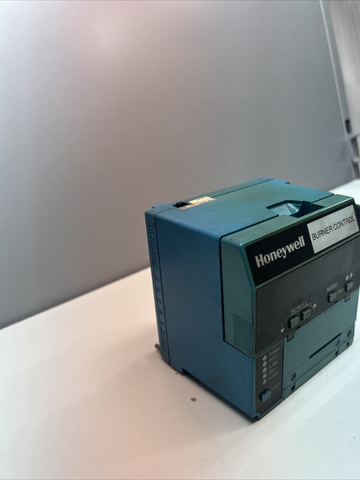 Honeywell Vapor RM7800L1046 Burner Control Module – FREE SHIPPING
