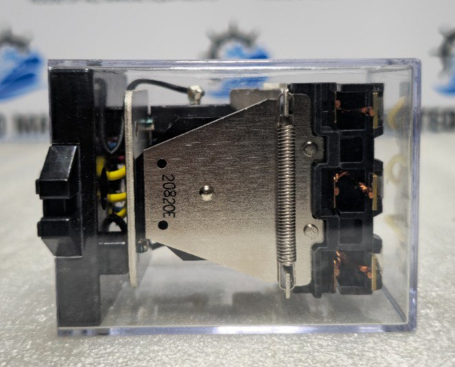Omron MM3P Power Relay 11-Pin 200/220V DC