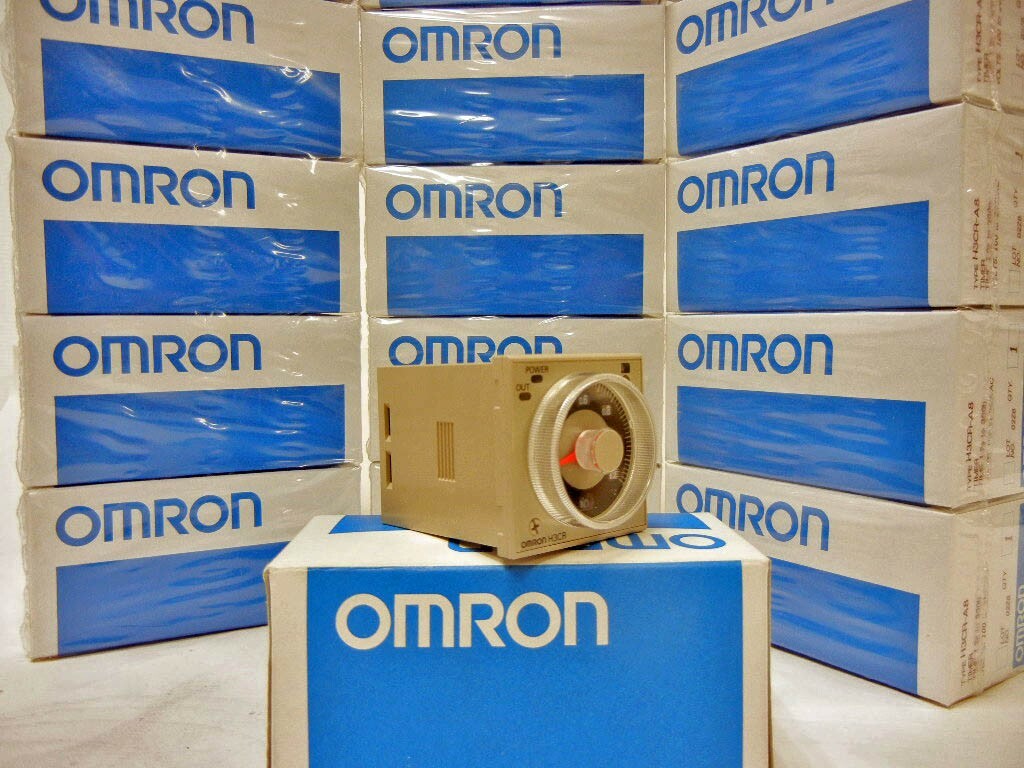 OMRON H3CR-A8 / H3CRA8 SOLID STATE TIMER, 8 PIN AC100-240V / DC100-125V, NEW!