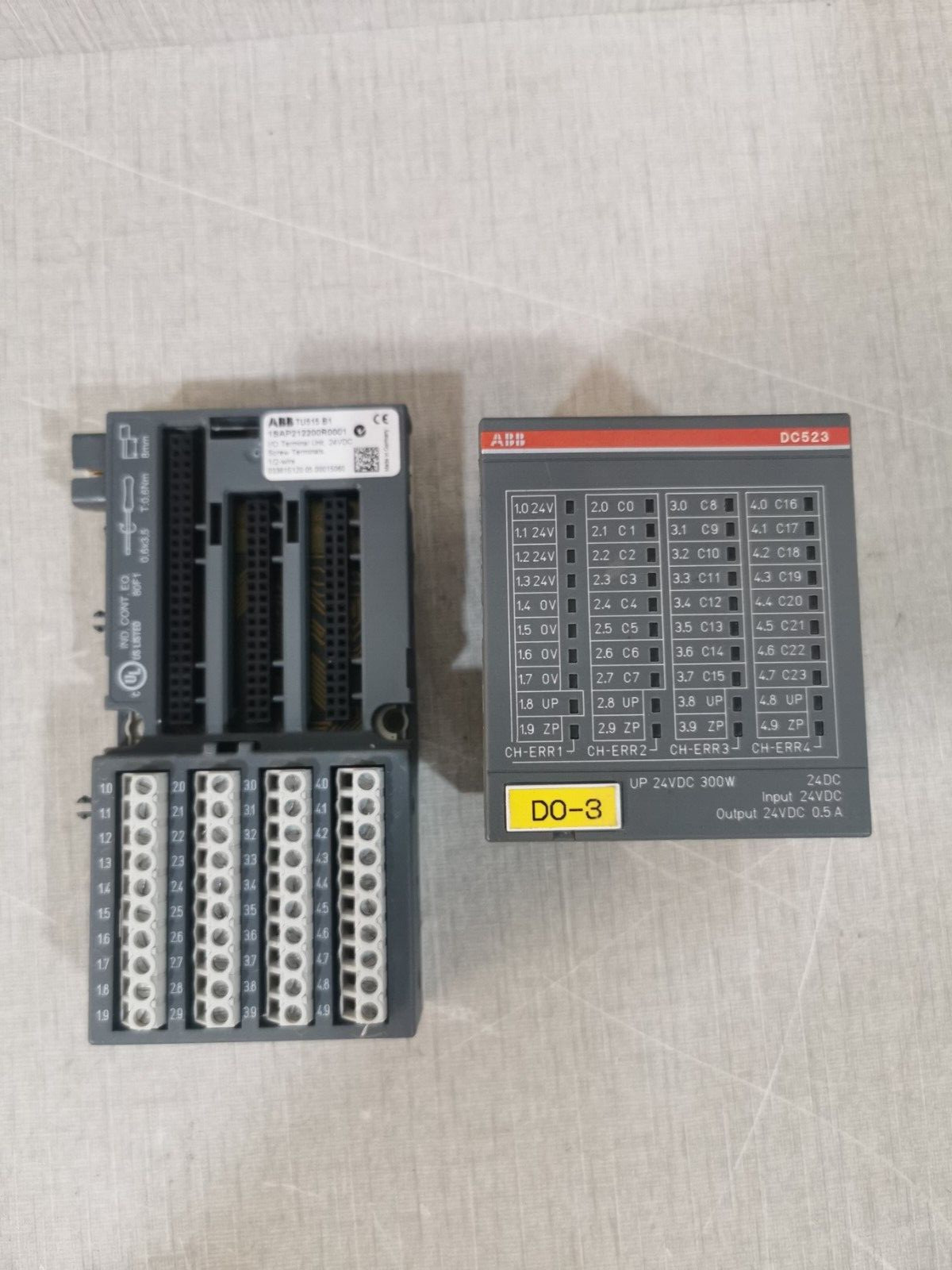 ABB DC523 B4 Digital Input/Output Module 1SAP240500R0001 with TU515 B1