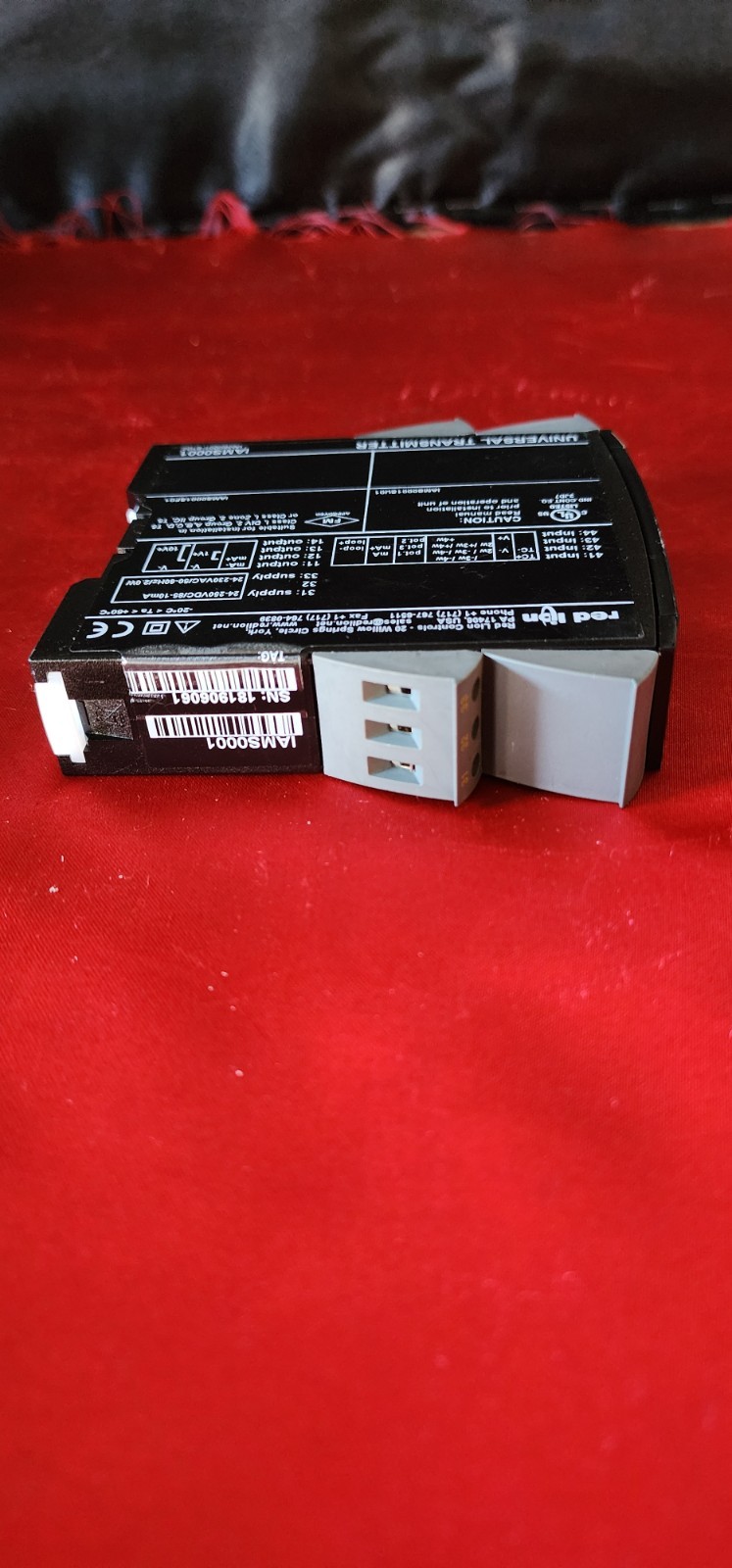 Red Lion IAMS-0001 Universal Transmitter / Signal Conditioner and Converter