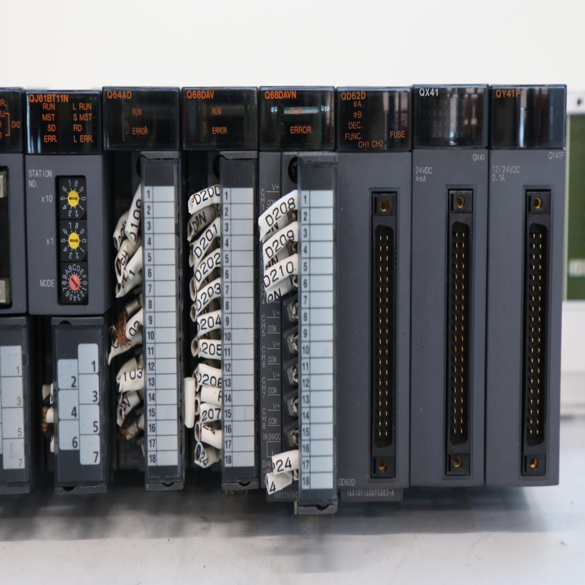 MITSUBISHI Used Q02UCPU QJ71C24N QJ61BT11N Q64AD Q68DAV Q68DAVN QD64D QX41 QY41P