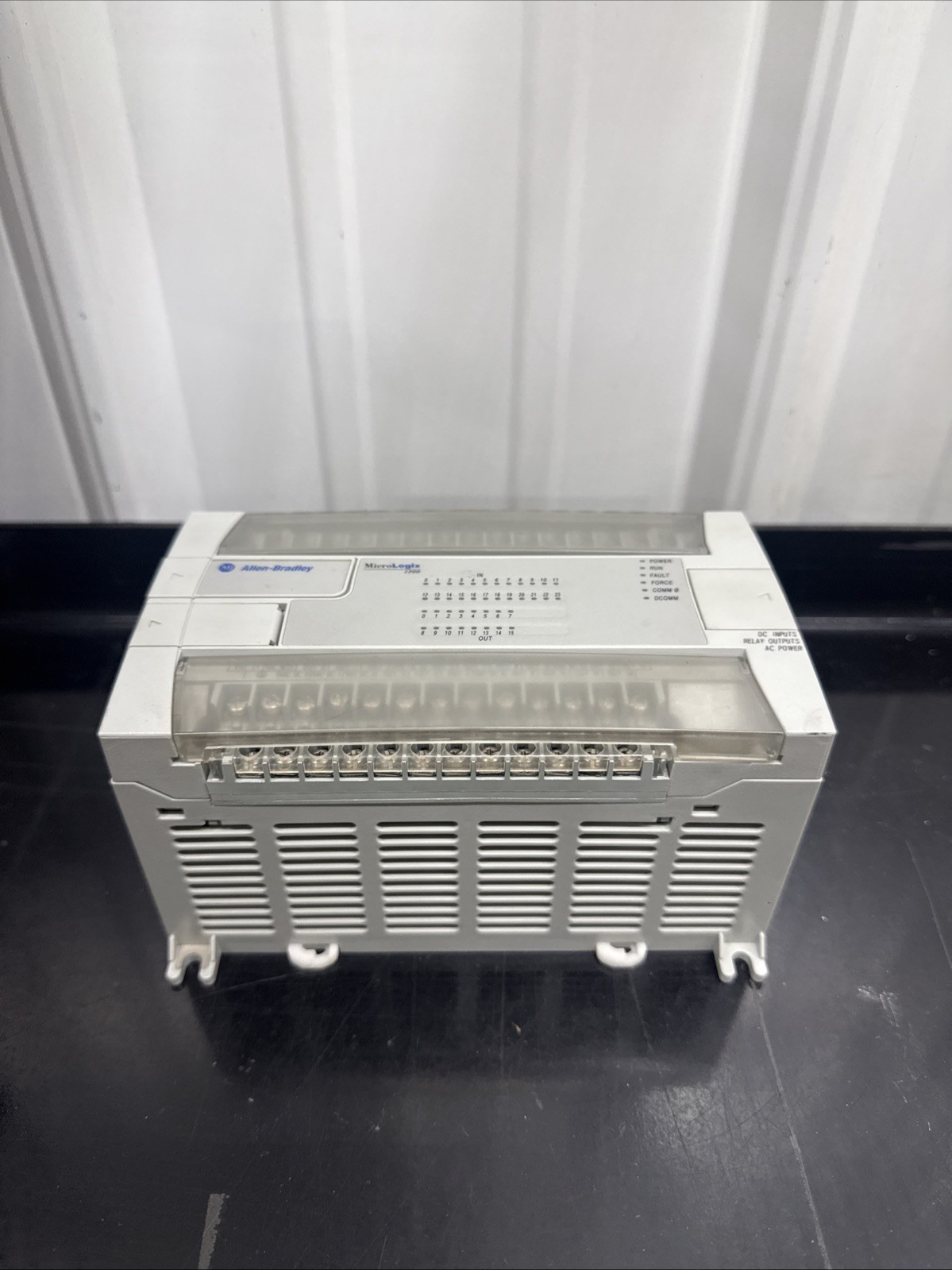 ALLEN-BRADLEY 1762-L40BWA Ser C MicroLogix 1200 Rev H